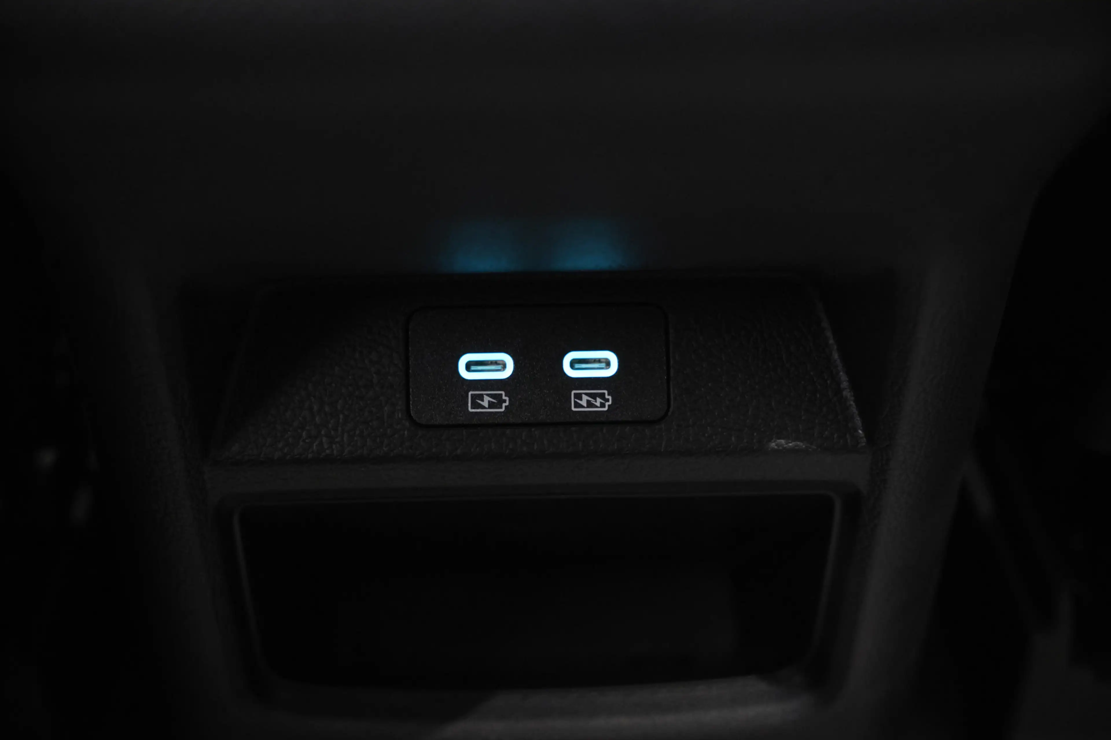 BYD Seal U 1.5 DM-i FWD Boost Plug in hybrid, Bruin int. fabr — photo 44