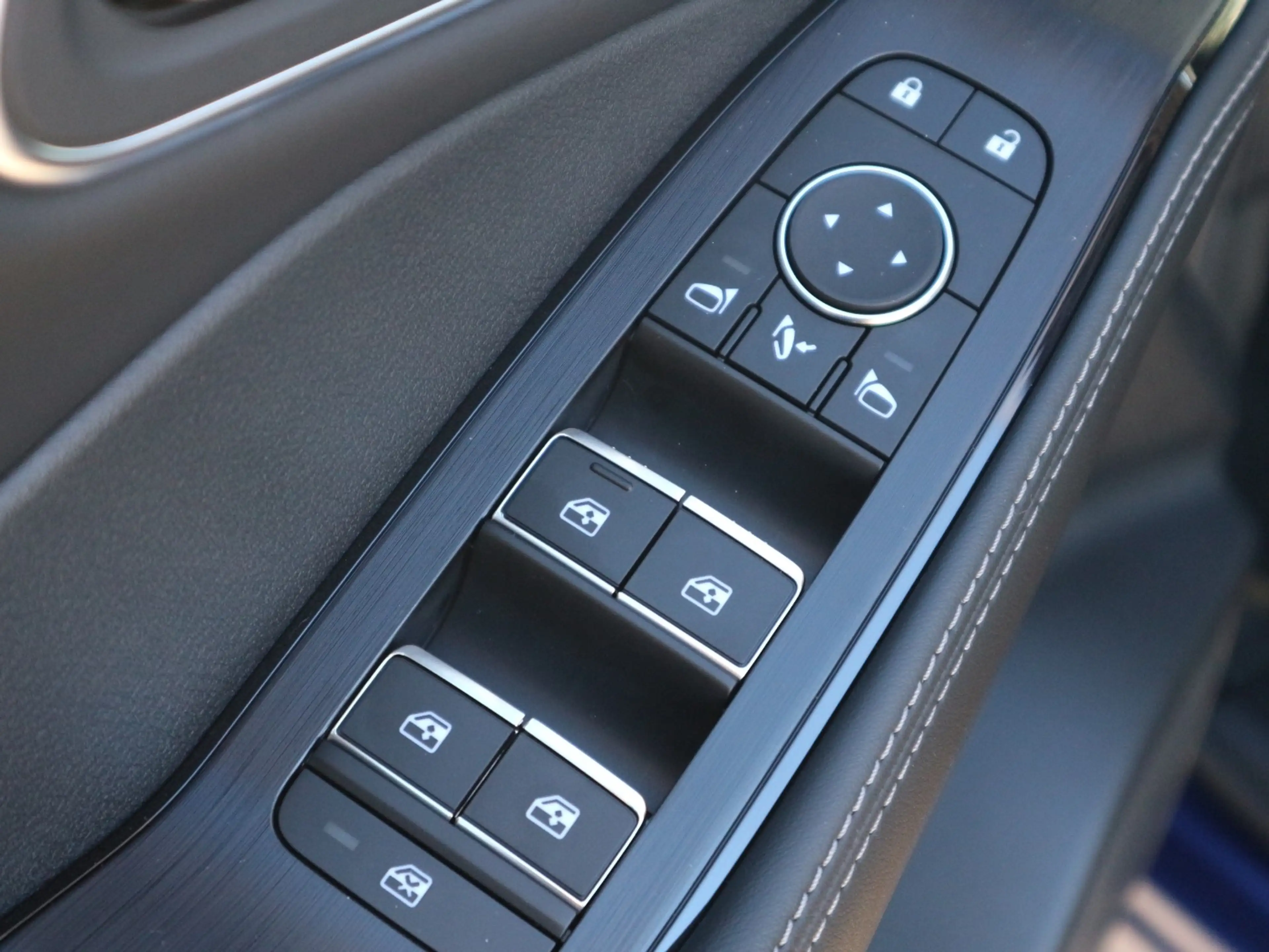 Nissan X-Trail N-CONNECTA 1.5 VC-T e-POWER ACC+LED+Navi — photo 15