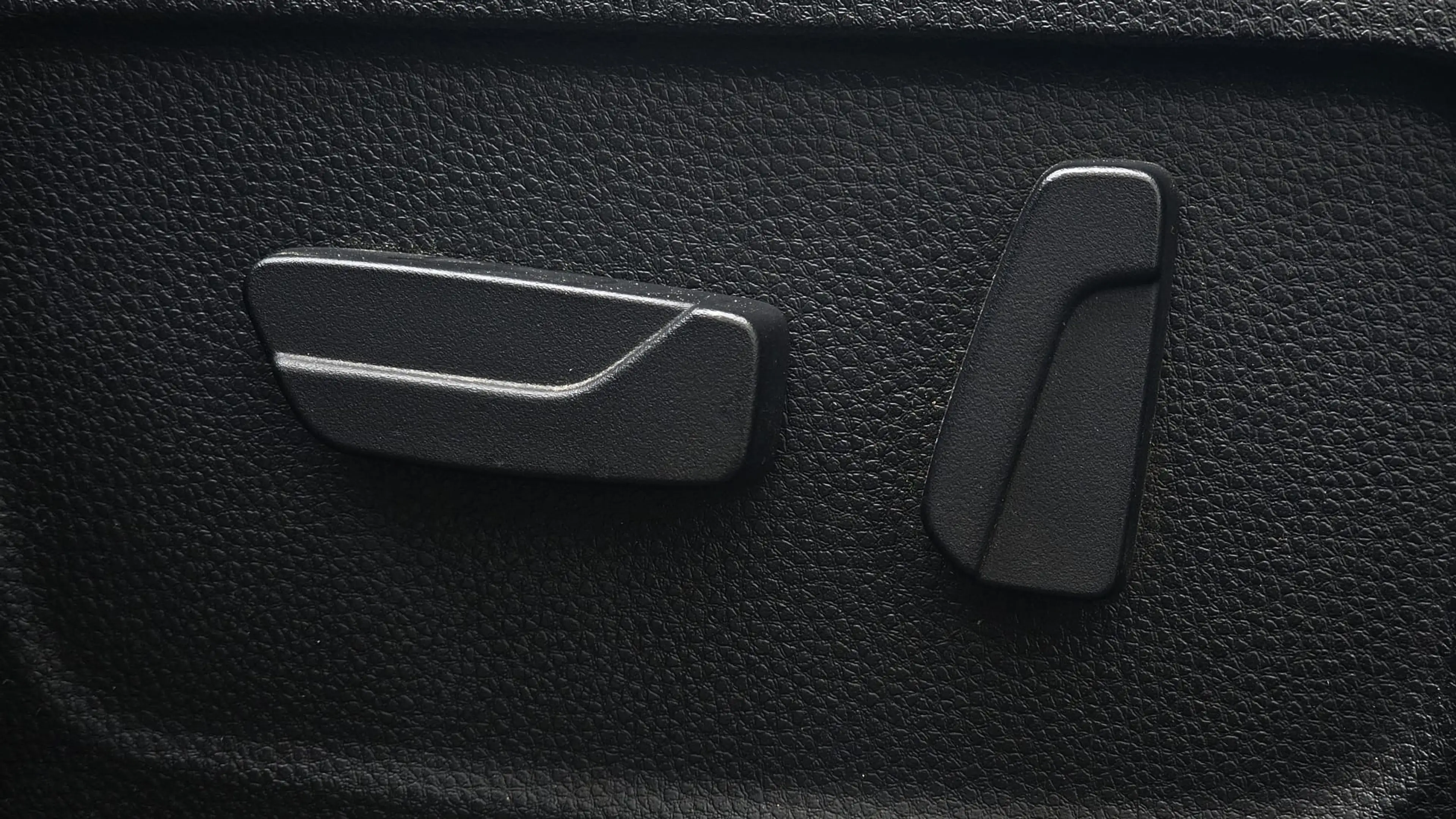 Isuzu D-Max 1.9 **UNIEKE X-SERIES** € 27.264 EX BTW / NETTO — photo 8