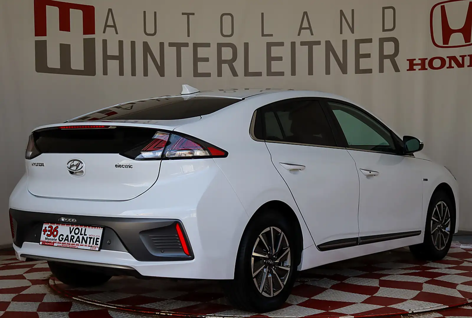 Hyundai IONIQ Ioniq Elektro 38kWh Level 4 Aut. / LED / NAVI /... Weiß - 2
