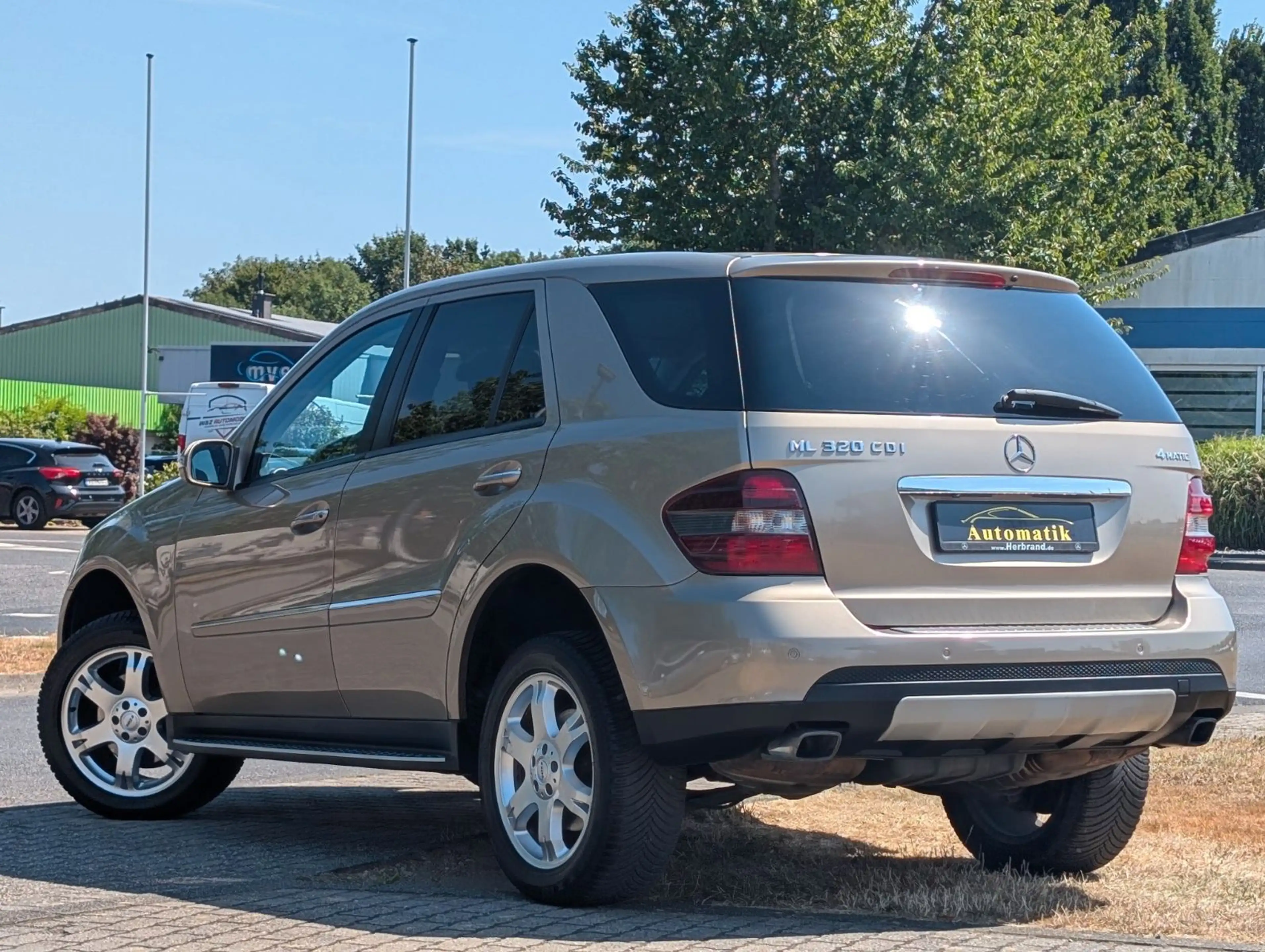 Mercedes-Benz ML 320 CDI 4Matic*XENON*TEILEDER*KAMERA*PDC*SHZ — photo 3