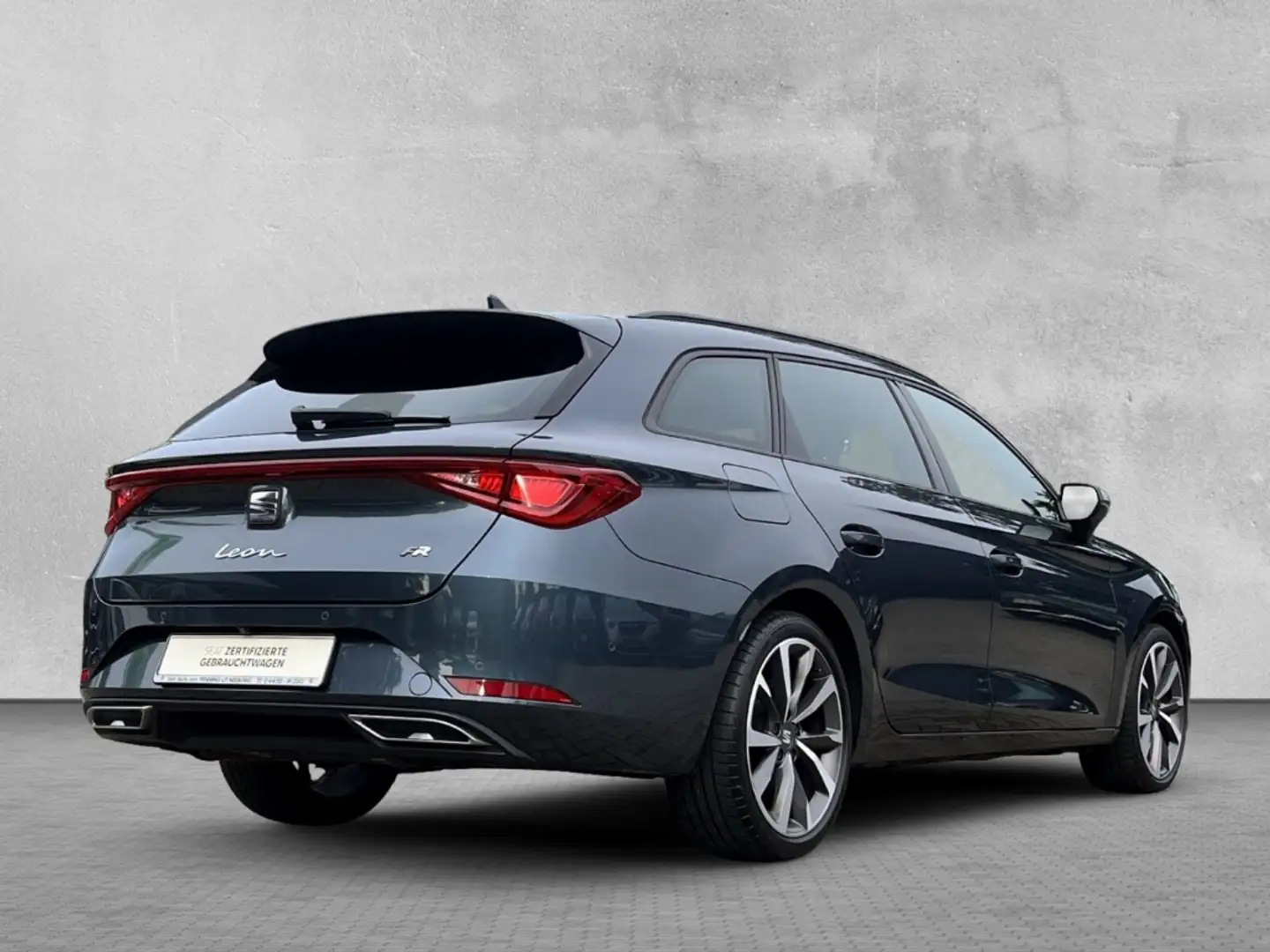 SEAT Leon Sportstourer FR 2.0 TDI PANO FULL LINK NAVI MEMORY Grijs - 2