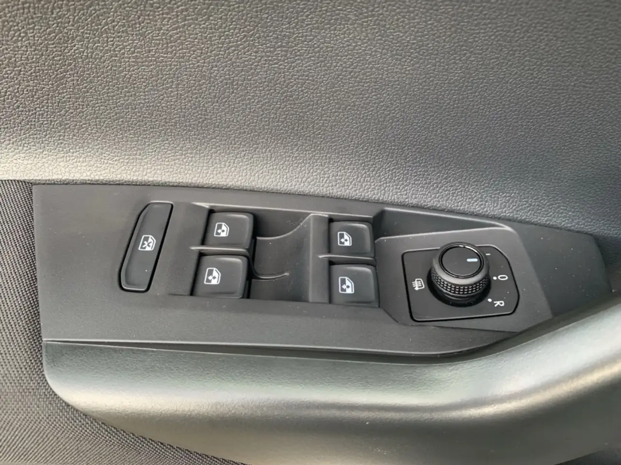 Volkswagen Polo VI 1.0+Klimaanlage+LED+FSE+el.Fensterheber 16