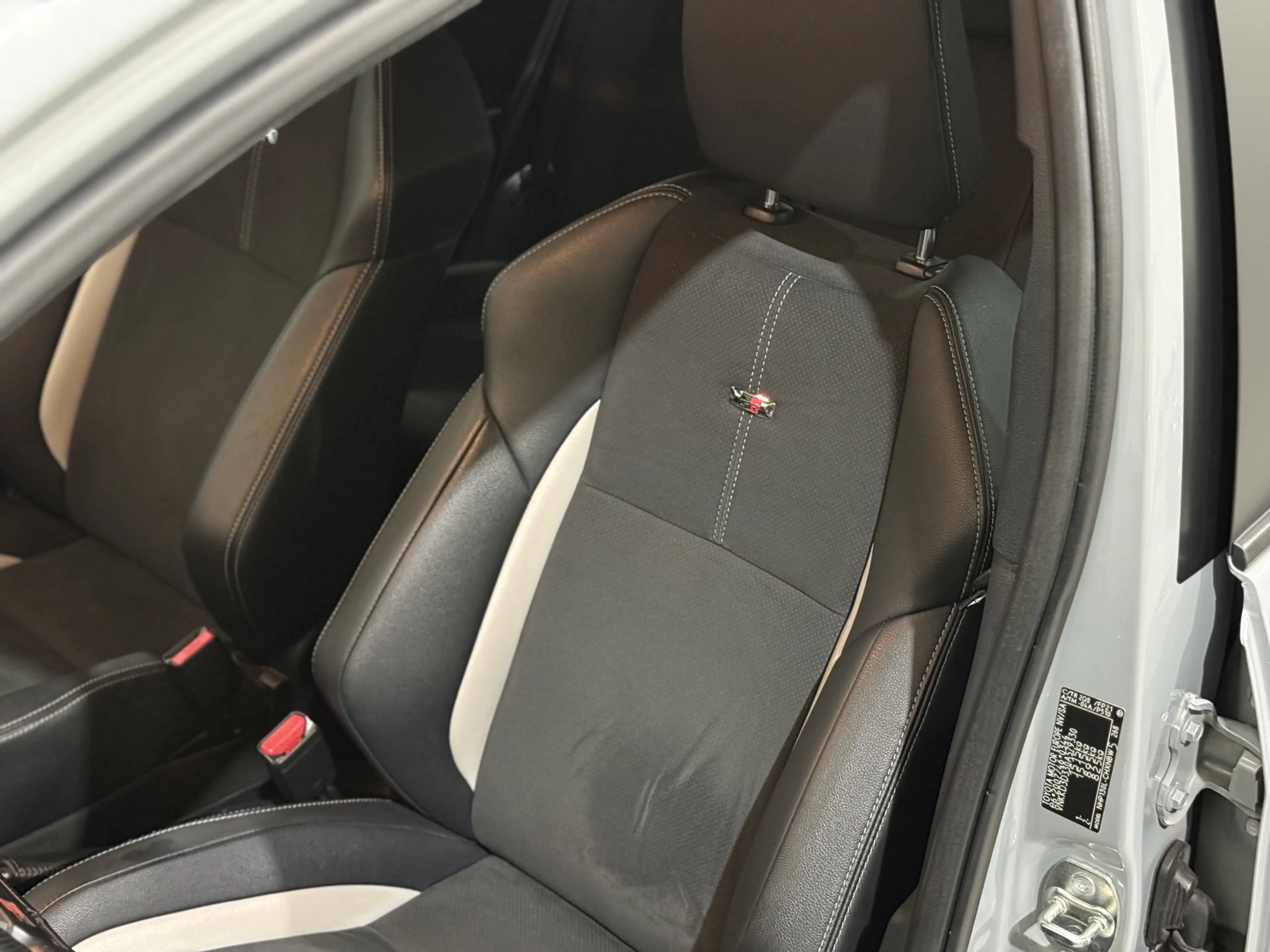 Toyota Yaris 1.5 Hybrid GR SPORT 100 PK UNIEK VOL — photo 13