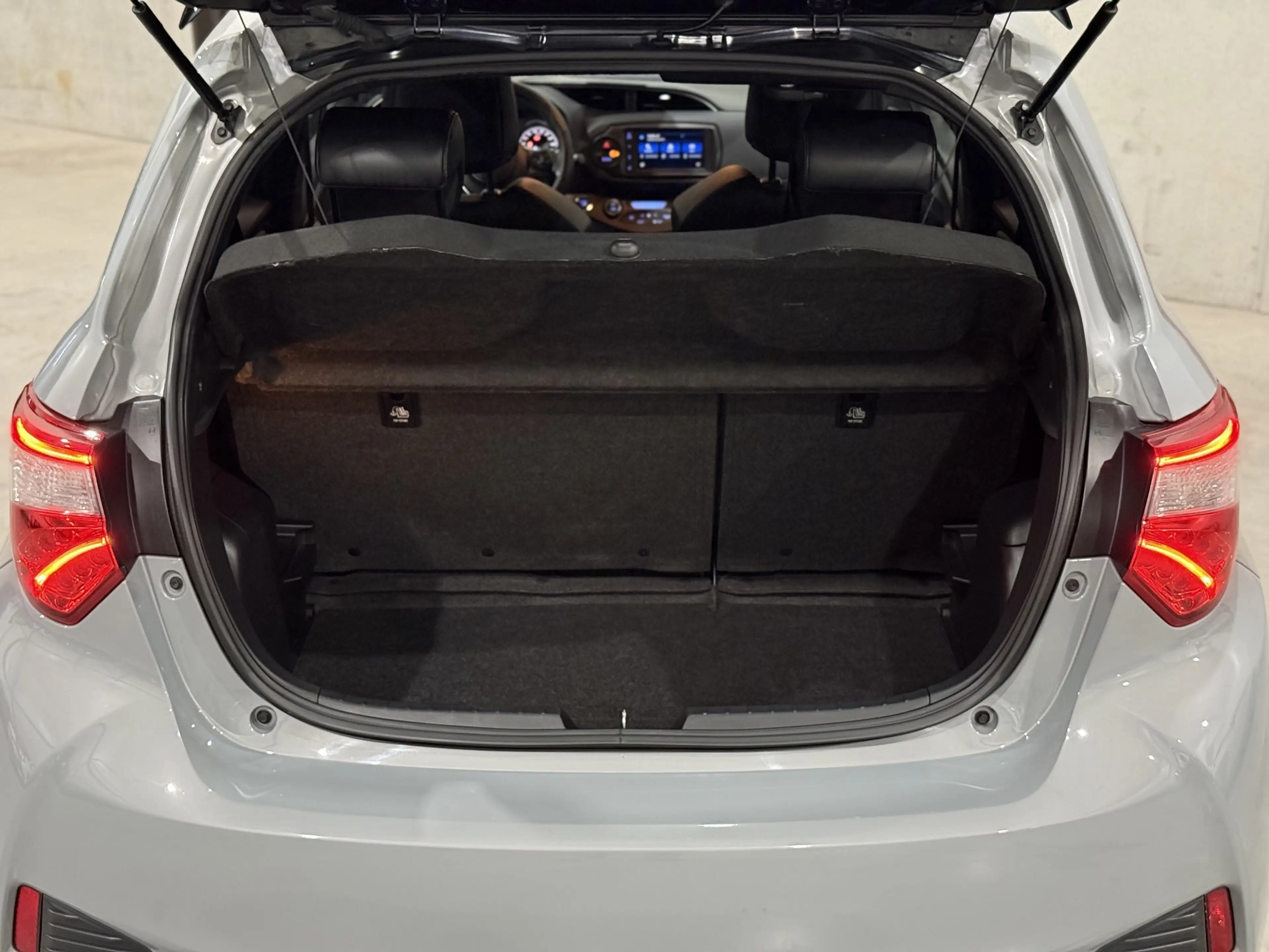 Toyota Yaris 1.5 Hybrid GR SPORT 100 PK UNIEK VOL — photo 6