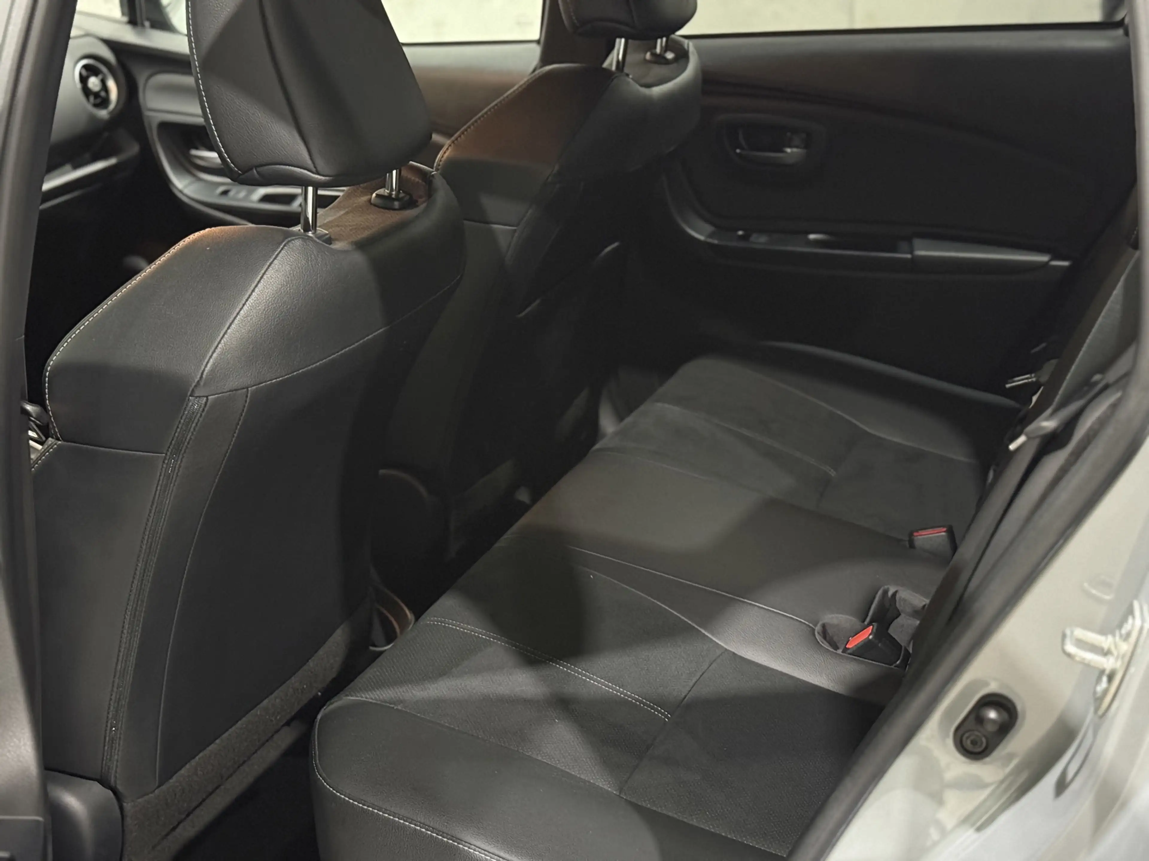 Toyota Yaris 1.5 Hybrid GR SPORT 100 PK UNIEK VOL — photo 15