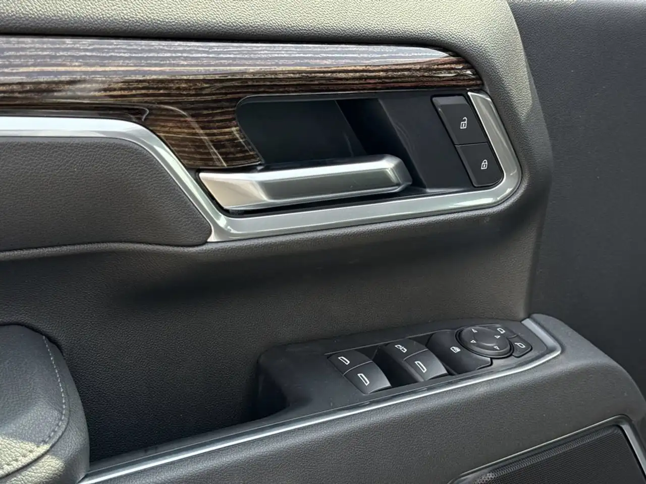 GMC Sierra 2500HD снимка GMC Sierra 2500HD
