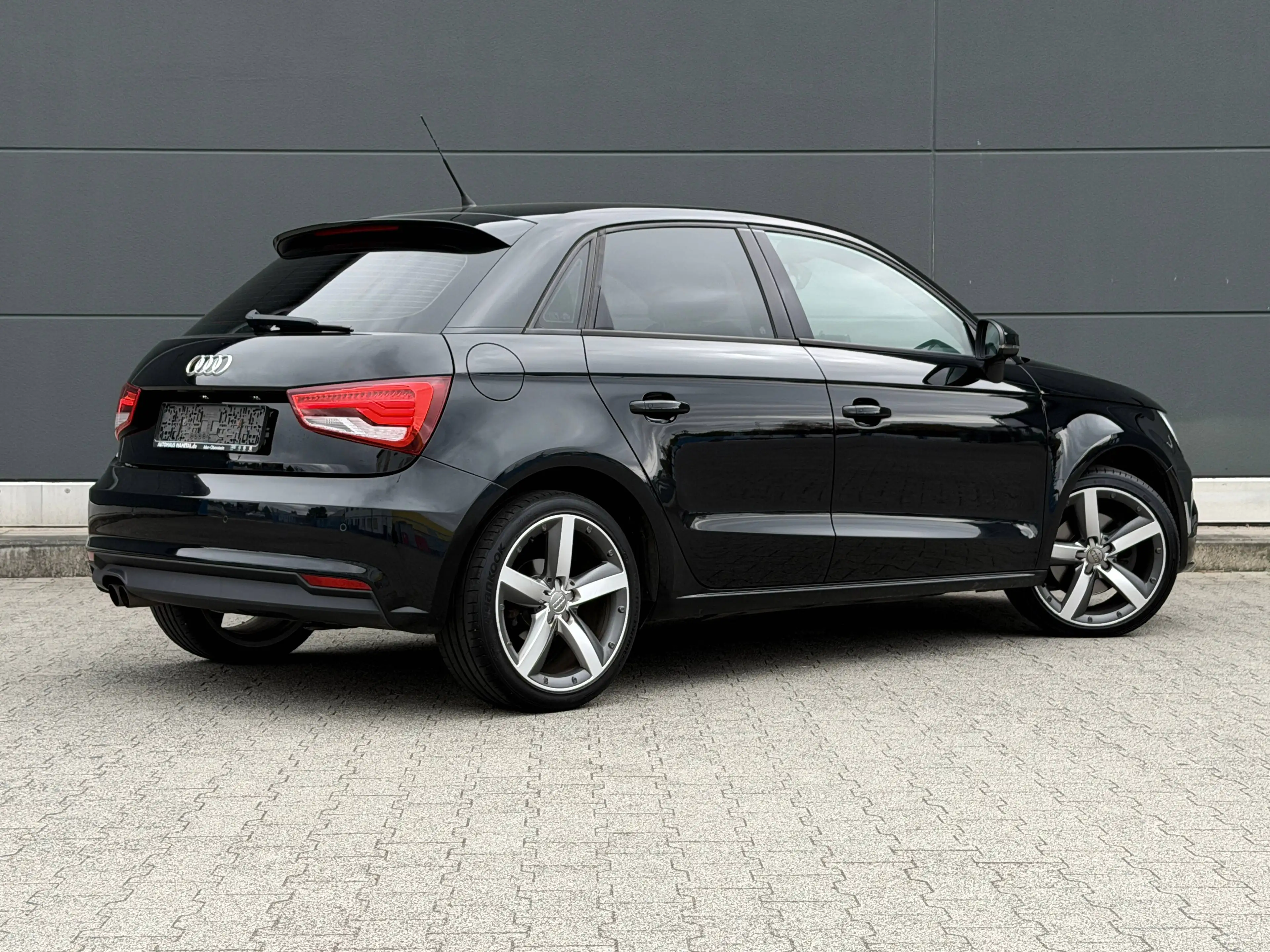 Audi A1 Sportback S line Sport Xenon 2. Hand TOP — photo 2