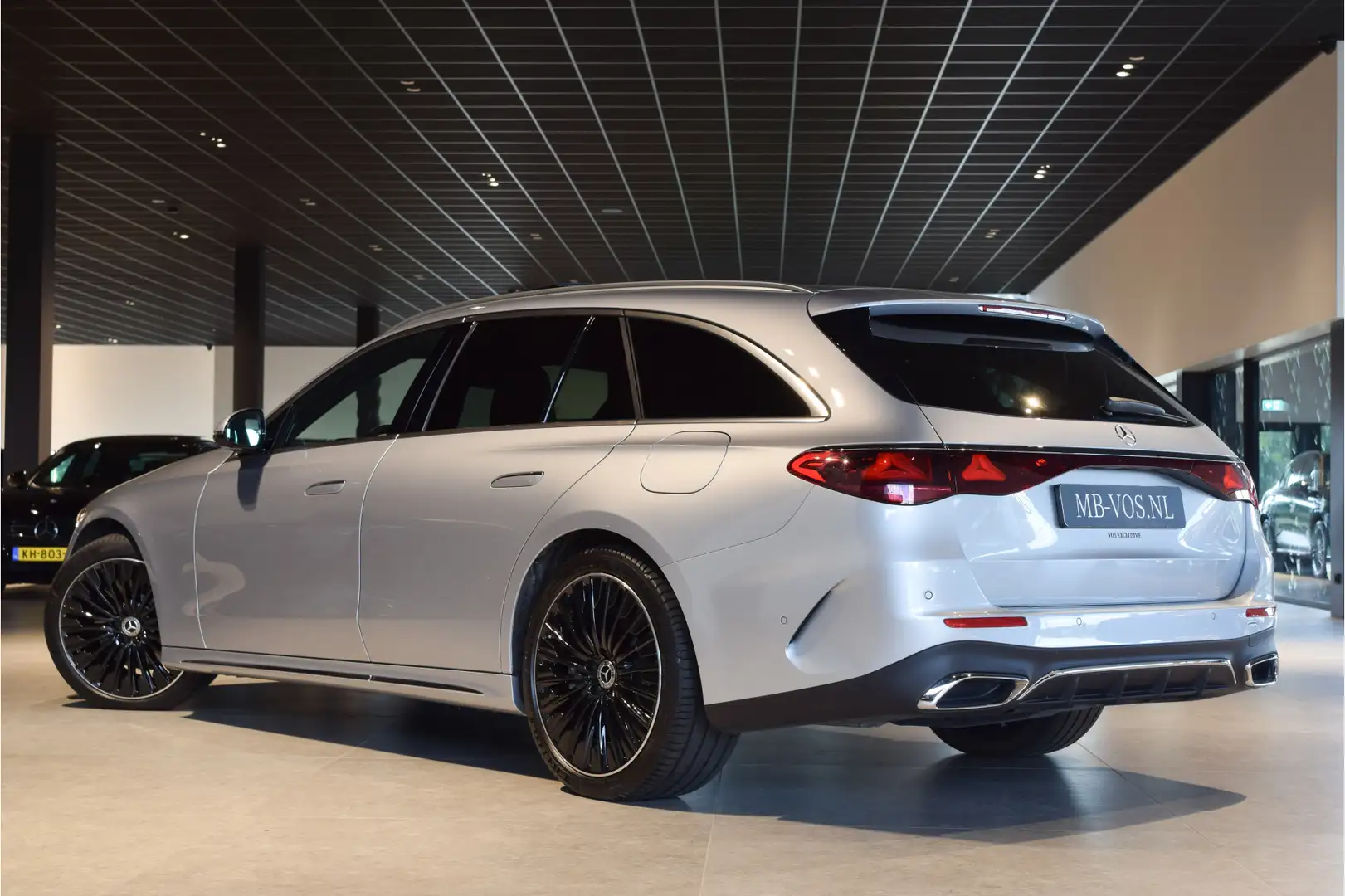Mercedes-Benz E 300 Estate de 4-M AMG Luchtvering|ACC|Keyless|Burmeste Gris - 2