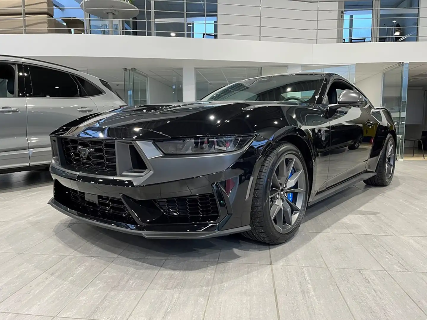 Ford Mustang Dark Horse 5.0 V8 A10 - Fastback - 453PK - Shadow Nero - 1