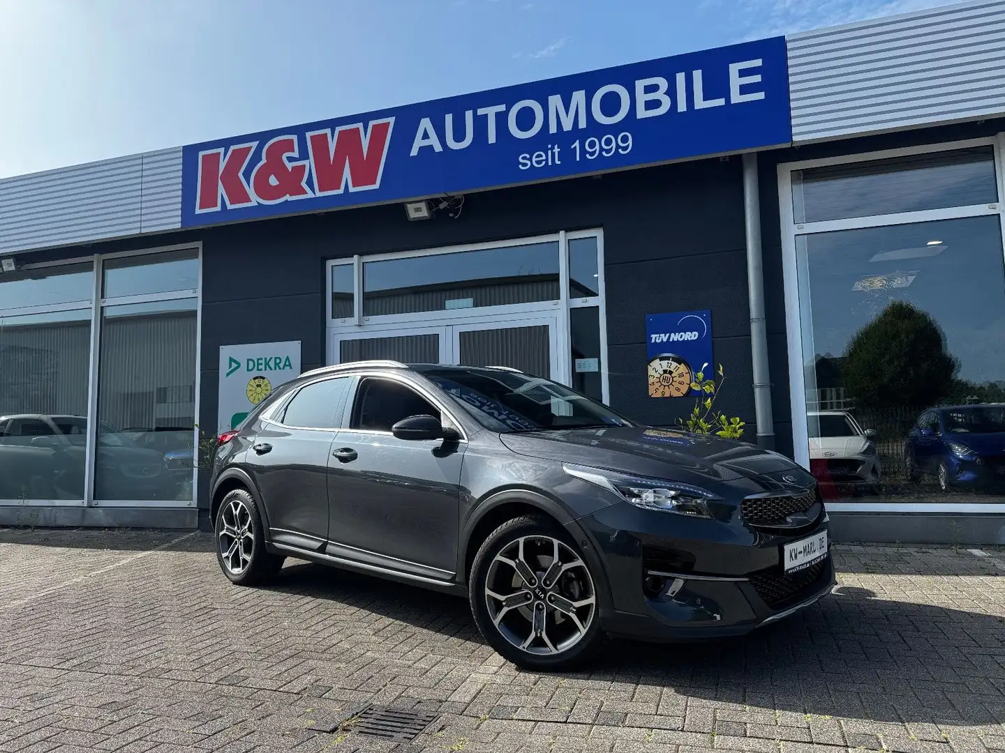 Kia XCeed Platinum Edition PANORAMA NAVI+CAM LEDER Gris - 1