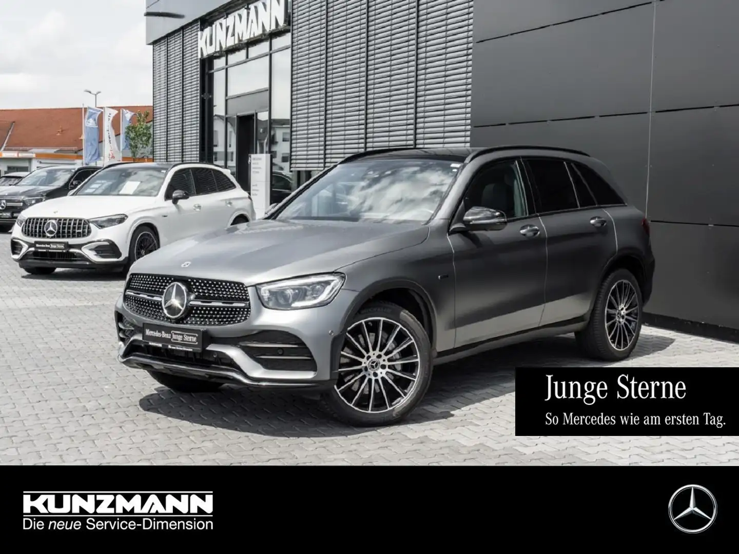 Mercedes-Benz GLC 300 de 4M AMG Night Panorama Distronic AHK Grau - 1