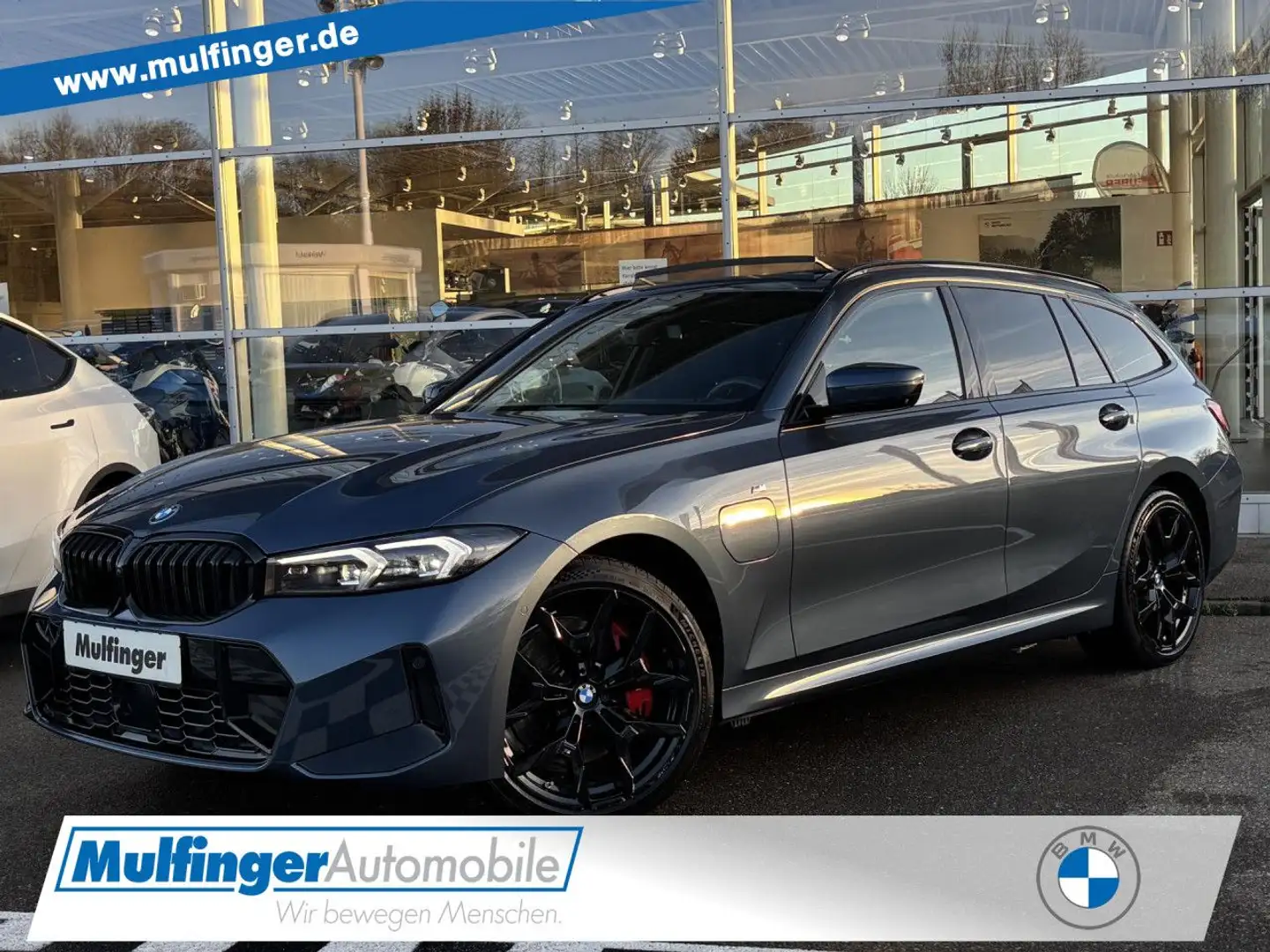 BMW 330 e xDr.T.M Sport Pro HUD ACC PanoDach HiFi AHK Blau - 1