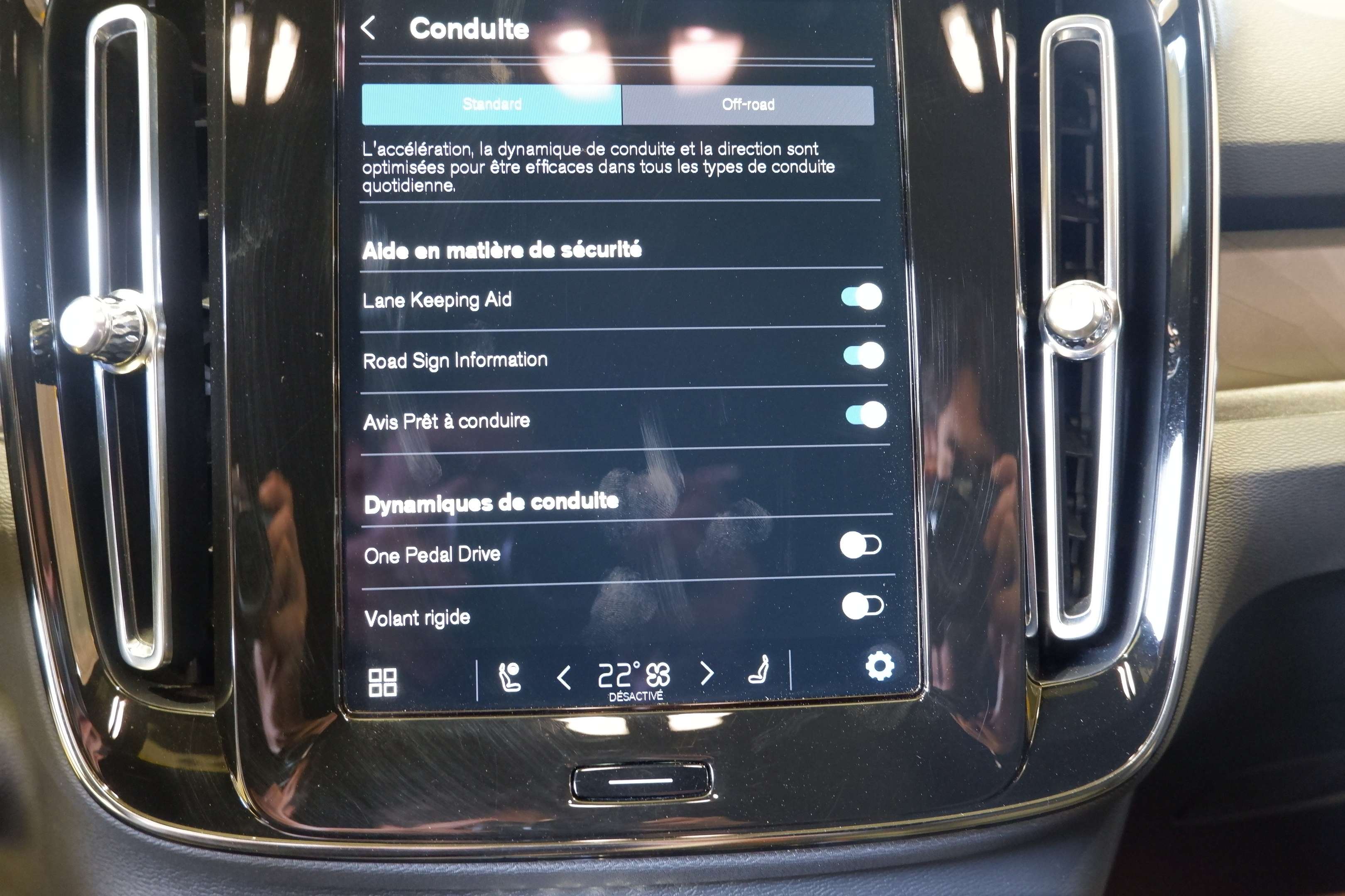 2023 Volvo XC40 Recharge , AWD , Twin Motor , Winter Pack thumb 13