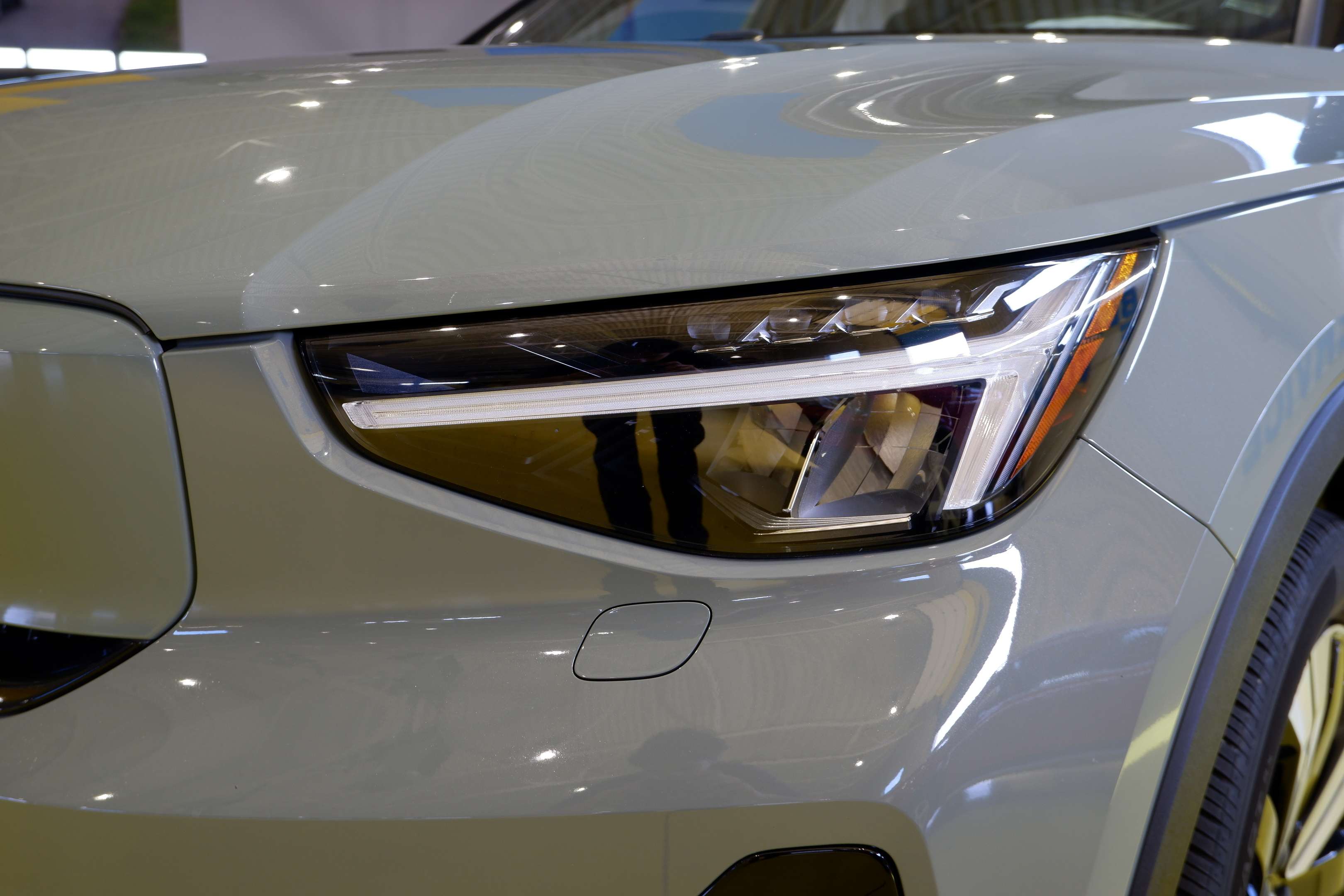 2023 Volvo XC40 Recharge , AWD , Twin Motor , Winter Pack thumb 6