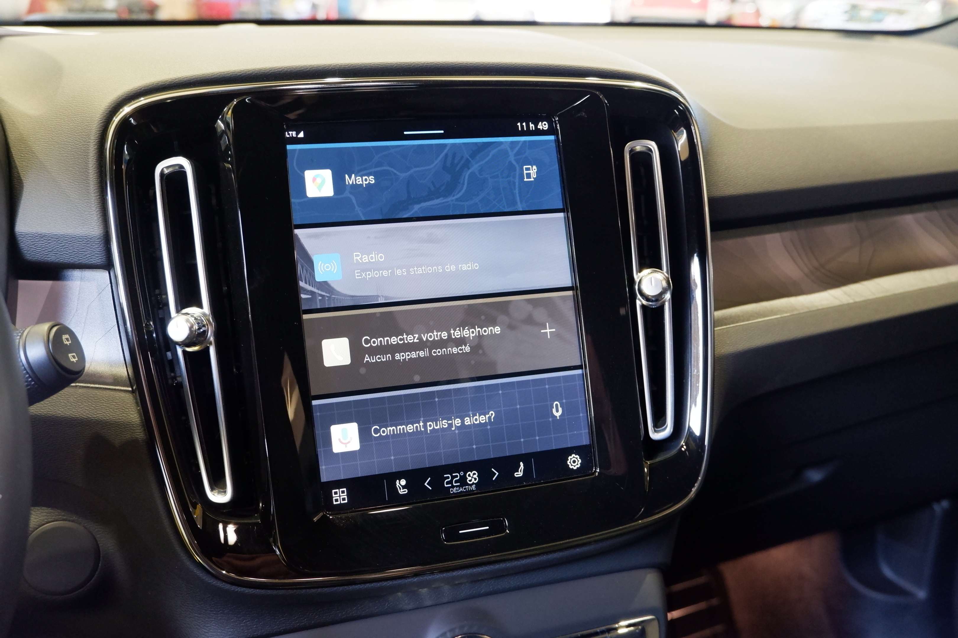2023 Volvo XC40 Recharge , AWD , Twin Motor , Winter Pack thumb 11