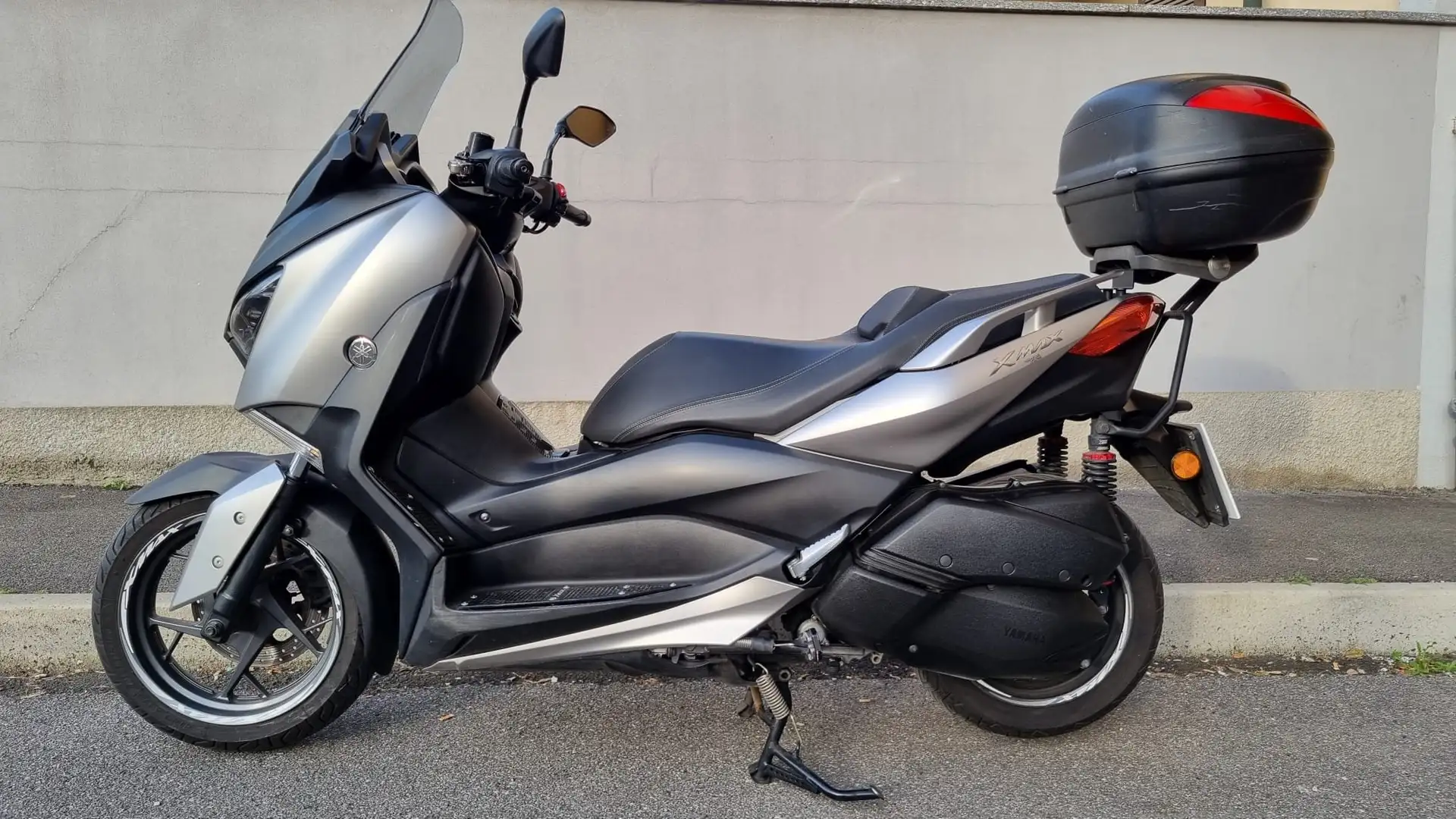 Yamaha X-Max 300 ABS Grigio - 2