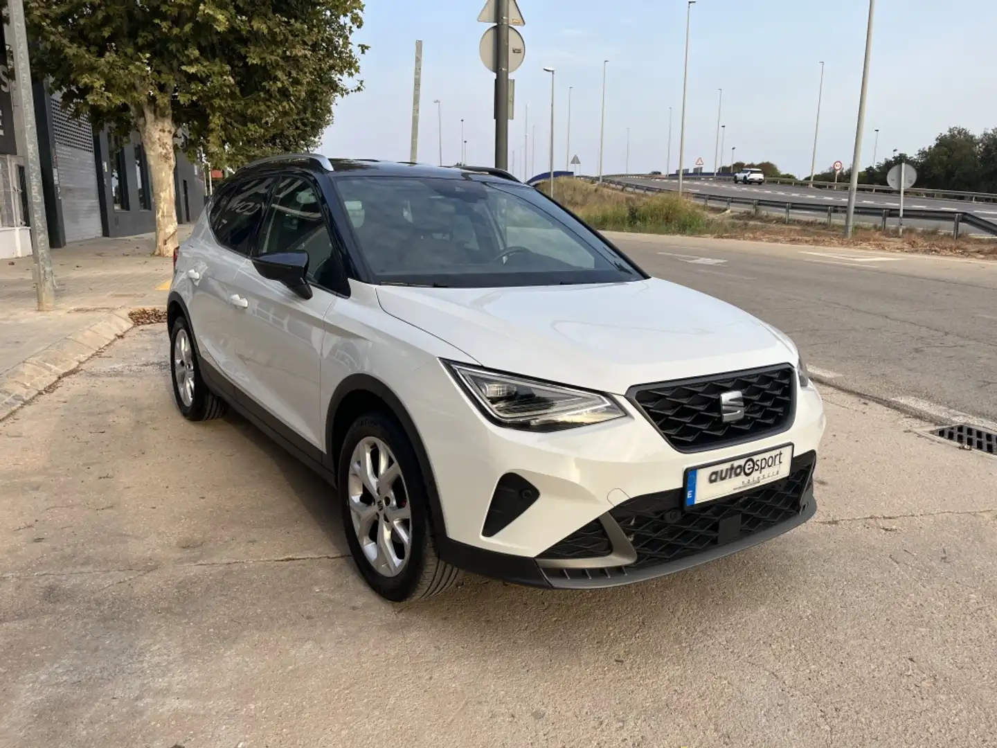 SEAT Arona 1.0 TSI S&S FR DSG7 XM Edition 110 Blanco - 2