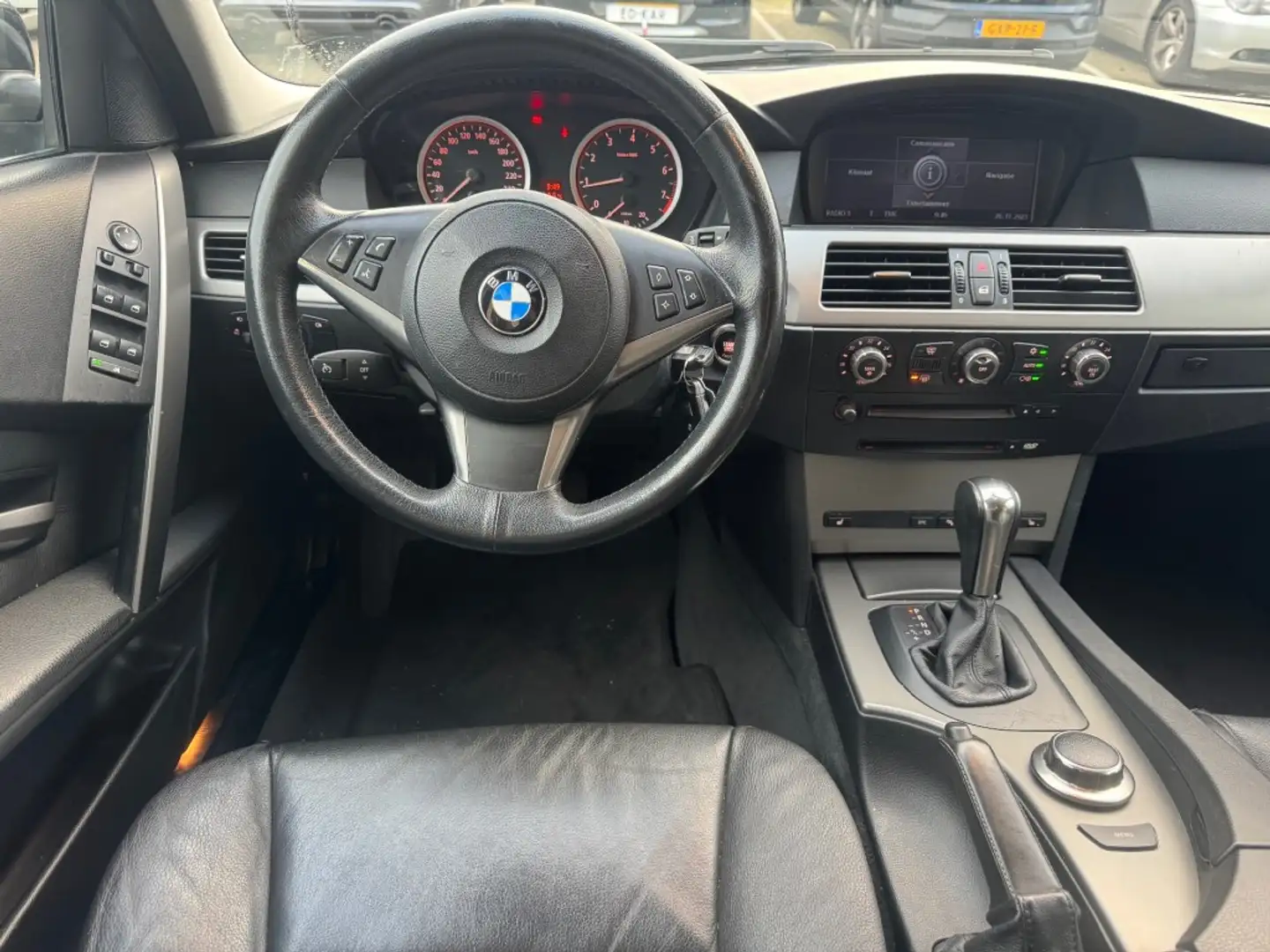 BMW 525 525xi Executive 4WD LEER NETTE AUTO APK 4-2026 YOU Negro - 2