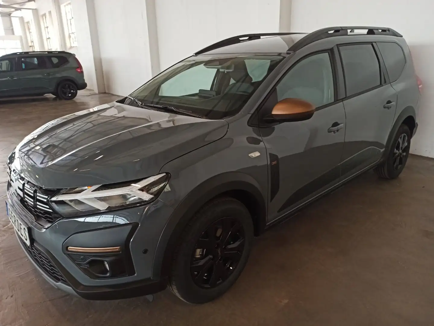 Dacia Jogger Extreme TCe 110 Grau - 2