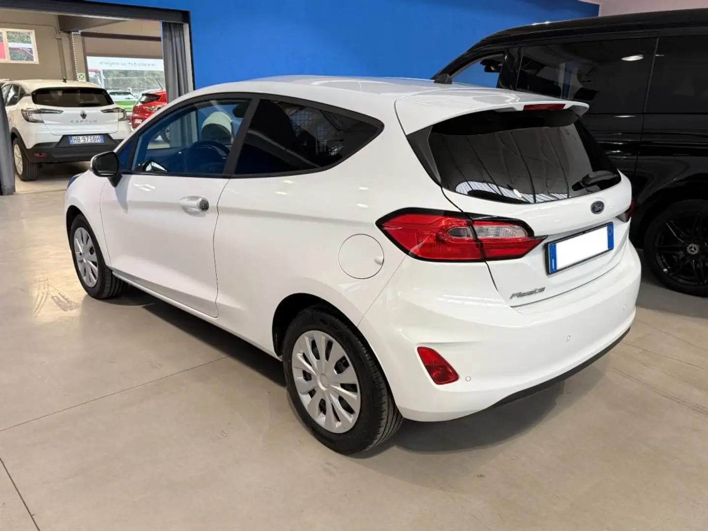 Ford Fiesta 1.1 75 CV 3 porte Van 2 posti  Trend Bianco - 2