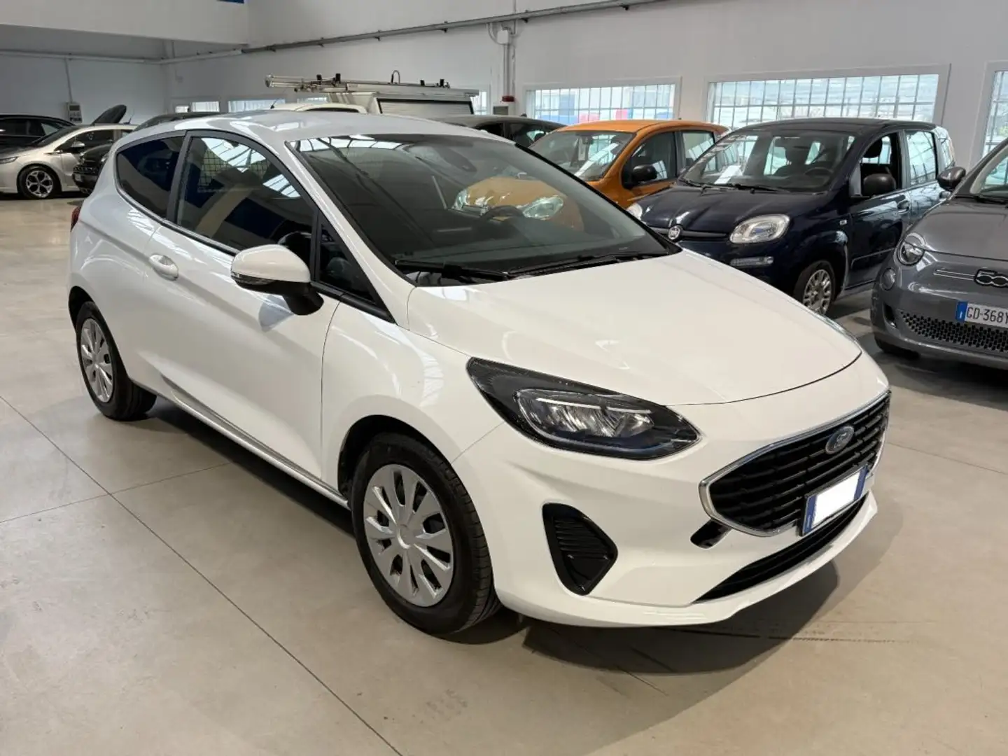 Ford Fiesta 1.1 75 CV 3 porte Van 2 posti  Trend Bianco - 1