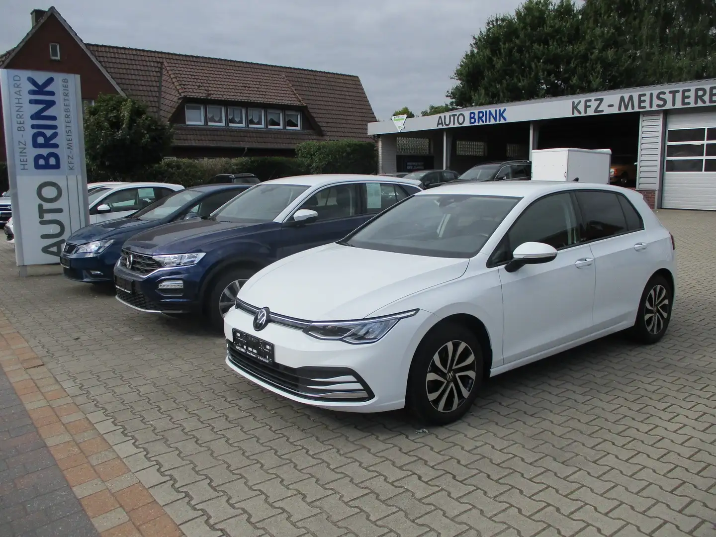 Volkswagen Golf VIII Lim. Active Weiß - 1