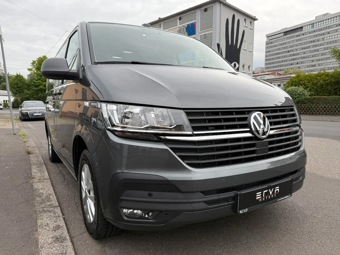 Volkswagen T6 Multivan T6.1 Multivan BULLI Family | Standheizung Gris - 1