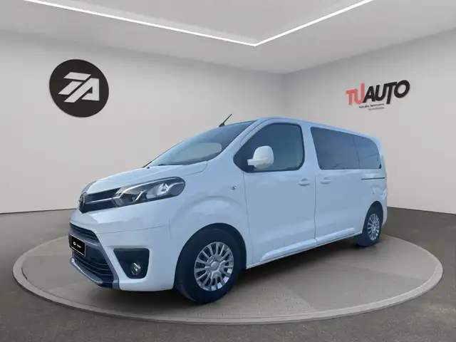 Toyota Proace Family L1 1.5D 8pl. Advance 120