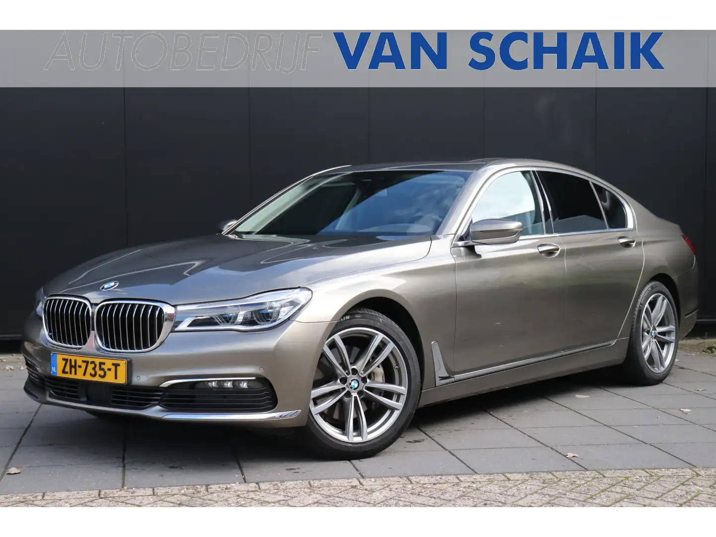 BMW 740 7-serie 740i High Executive | LEDER | SCHUIFDAK | Šedá - 1