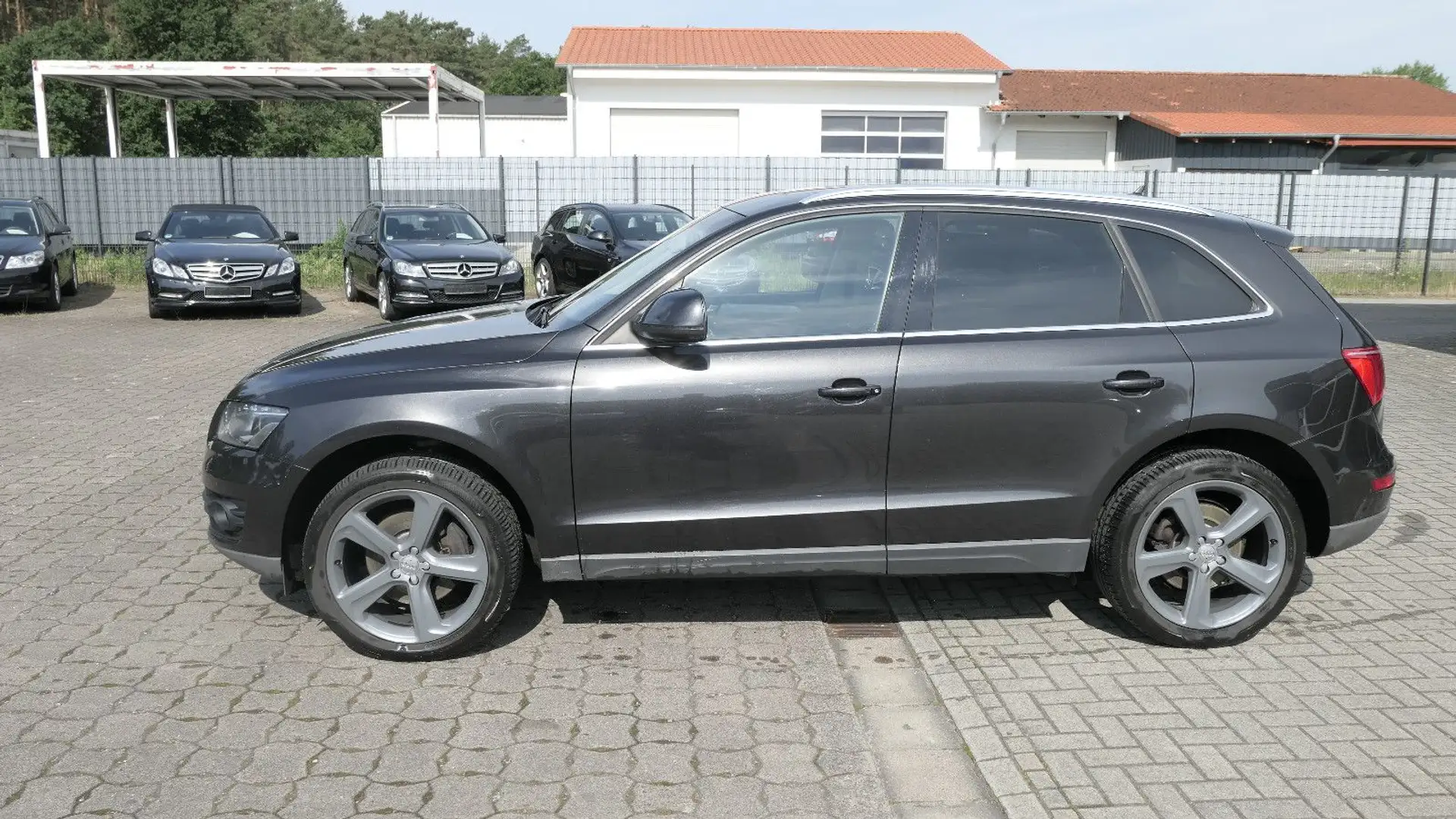 Audi Q5 3.0 TDI  quattro/Panorama/Navi/Euro5/Bi-Xenon Grau - 2