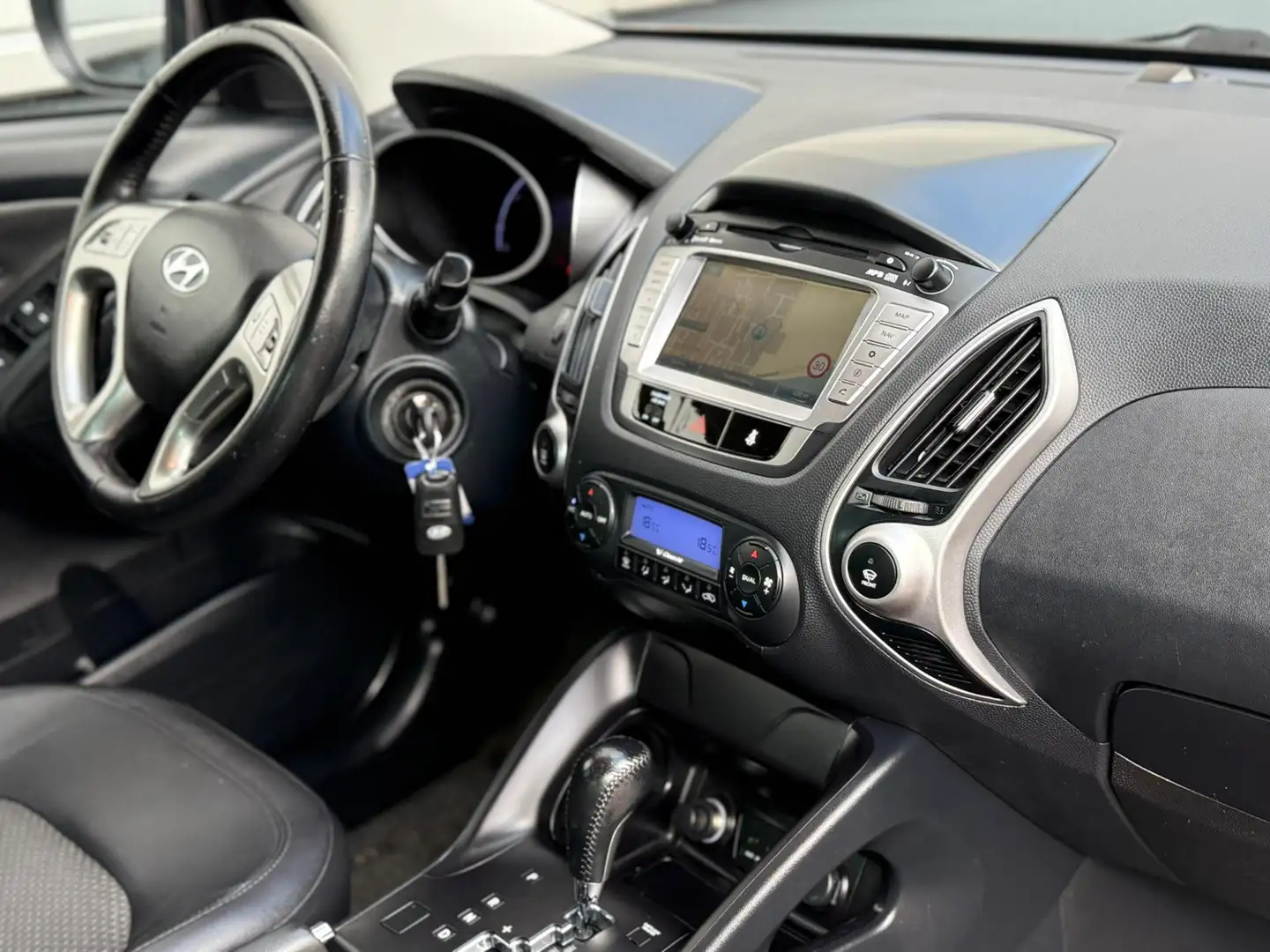 Hyundai iX35 2.0i Style Automaat Navi Airco Cruise Camera Trekh Brun - 2