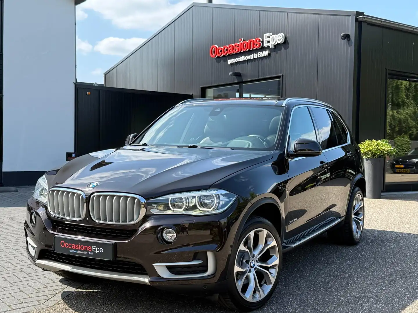 BMW X5 XDrive35i Design Pure Experience Pano Softclose Brun - 1