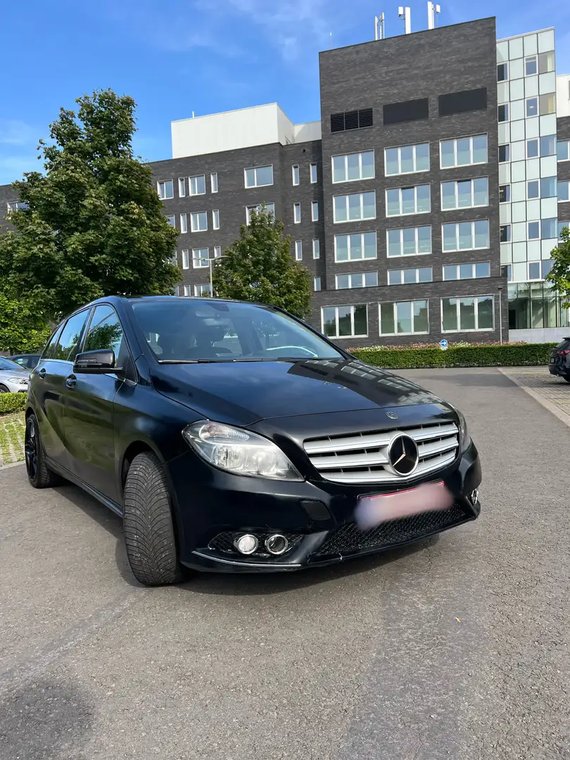 Mercedes-Benz B 180 d - 1