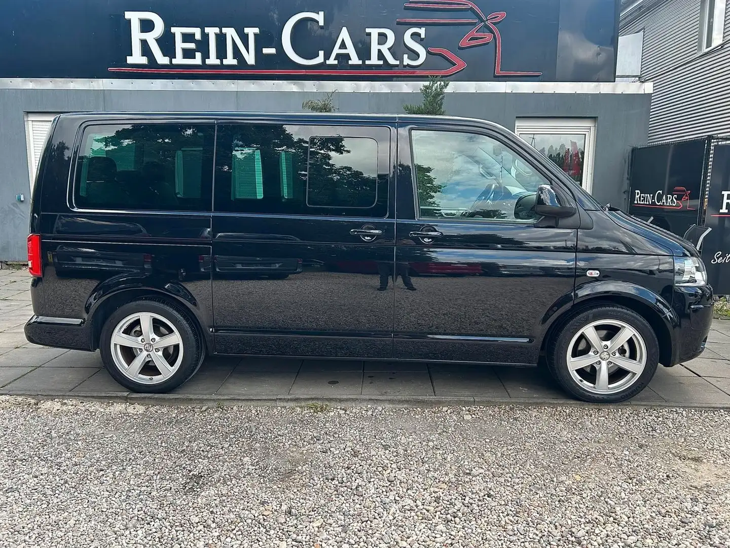 Volkswagen T5 Transporter T5 Multivan 2.0 TDI 140PS/AHK/STH/2xSTÜR/BETT/ Schwarz - 2