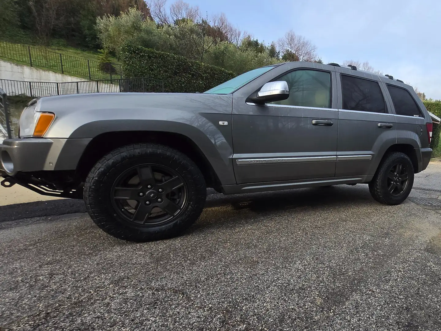 Jeep Grand Cherokee Grand Cherokee III 2005 3.0 V6 crd Overland auto Grigio - 1
