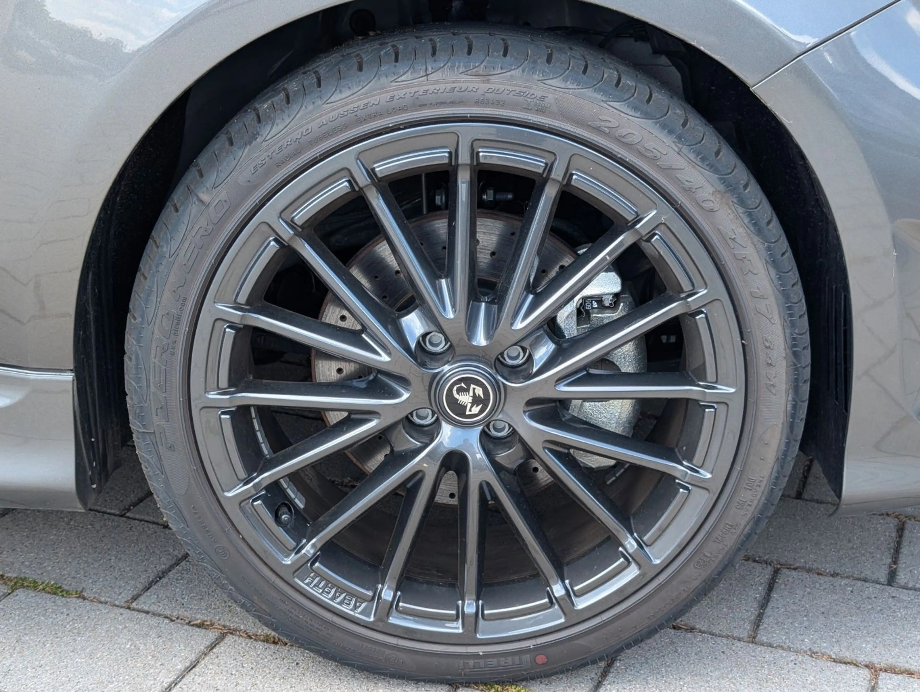 Abarth 595 T-Jet Record Grau Schalter PDC BEATS    EU — photo 5