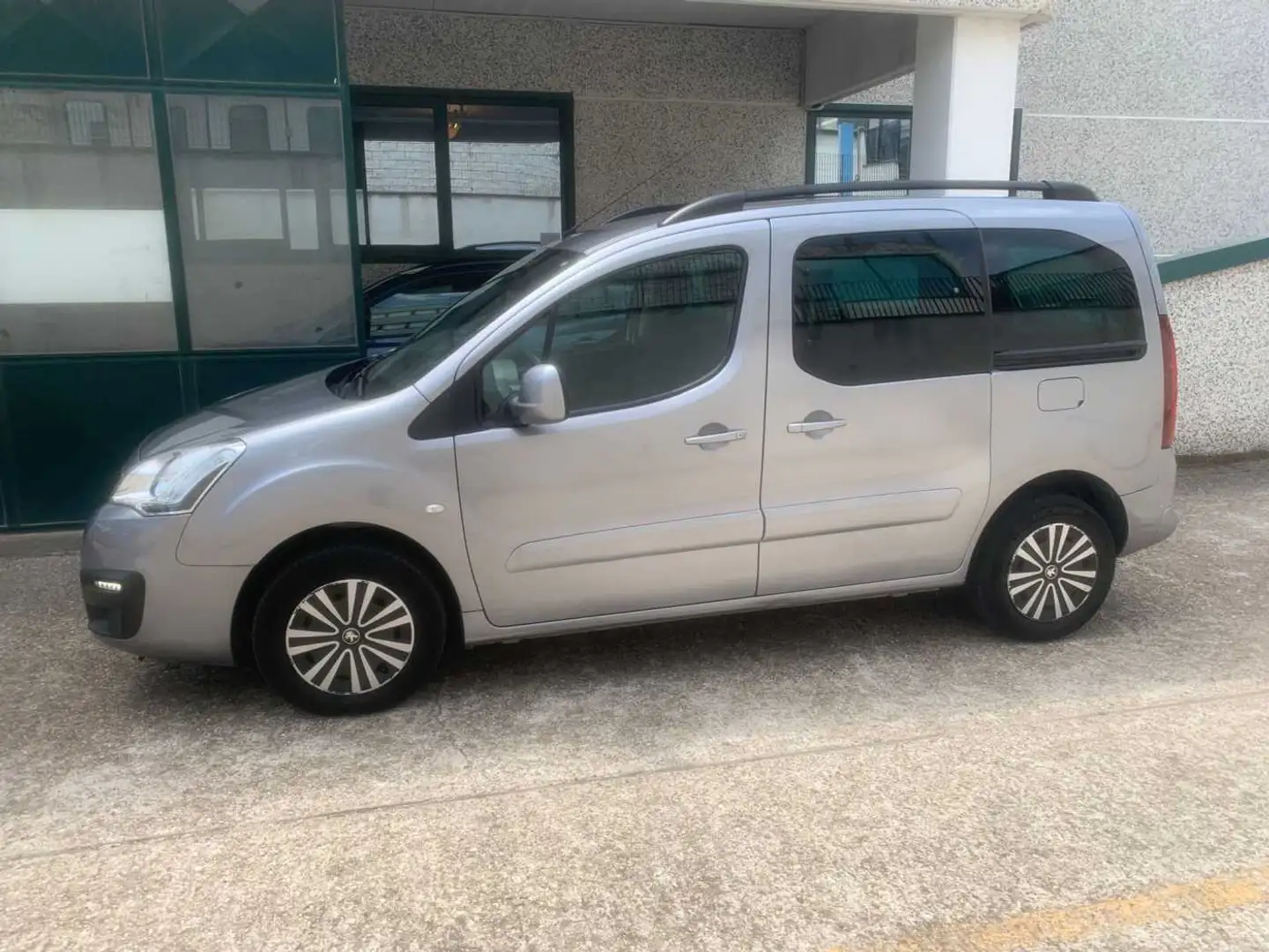 Peugeot Partner Partner Tepee 2015 Tepee 1.6 bluehdi Active 100cv Grigio - 1