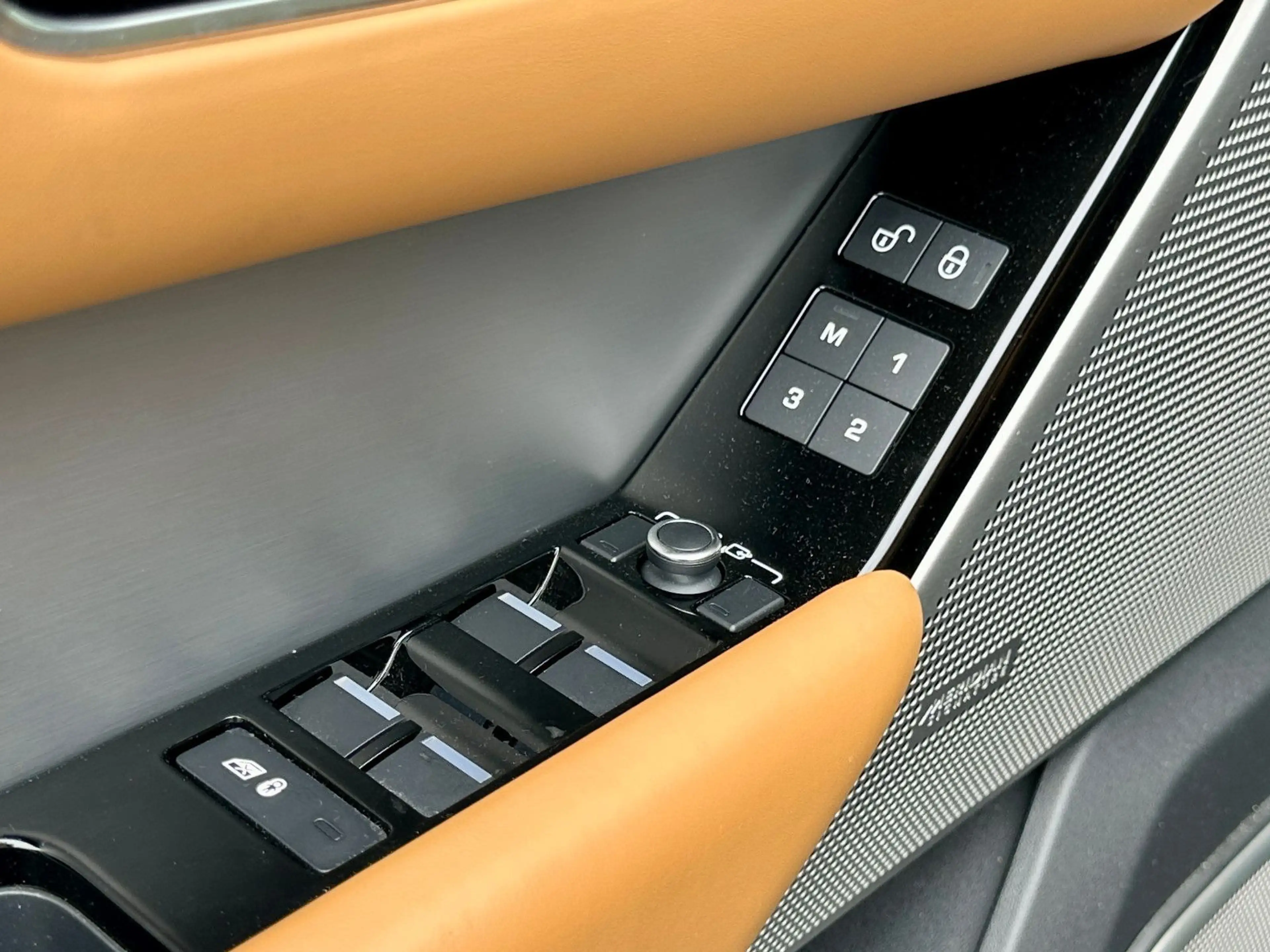 Land Rover Range Rover Velar SV Autobiography Dynamic Editi — photo 9