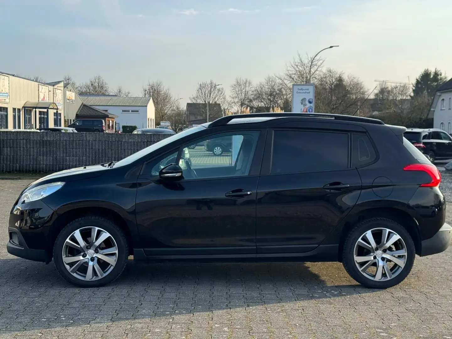 Peugeot 2008 Active|GARANTIE|TÜV NEU|PANORAMA|PDC Noir - 2