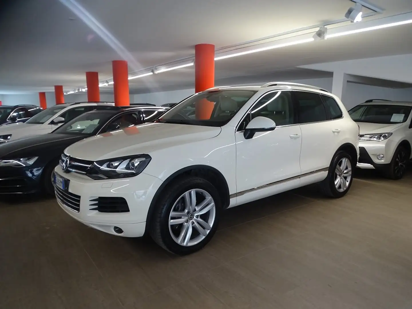 Volkswagen Touareg 3.0 TDI 4x4 gancio Alu 20 Bianco - 2