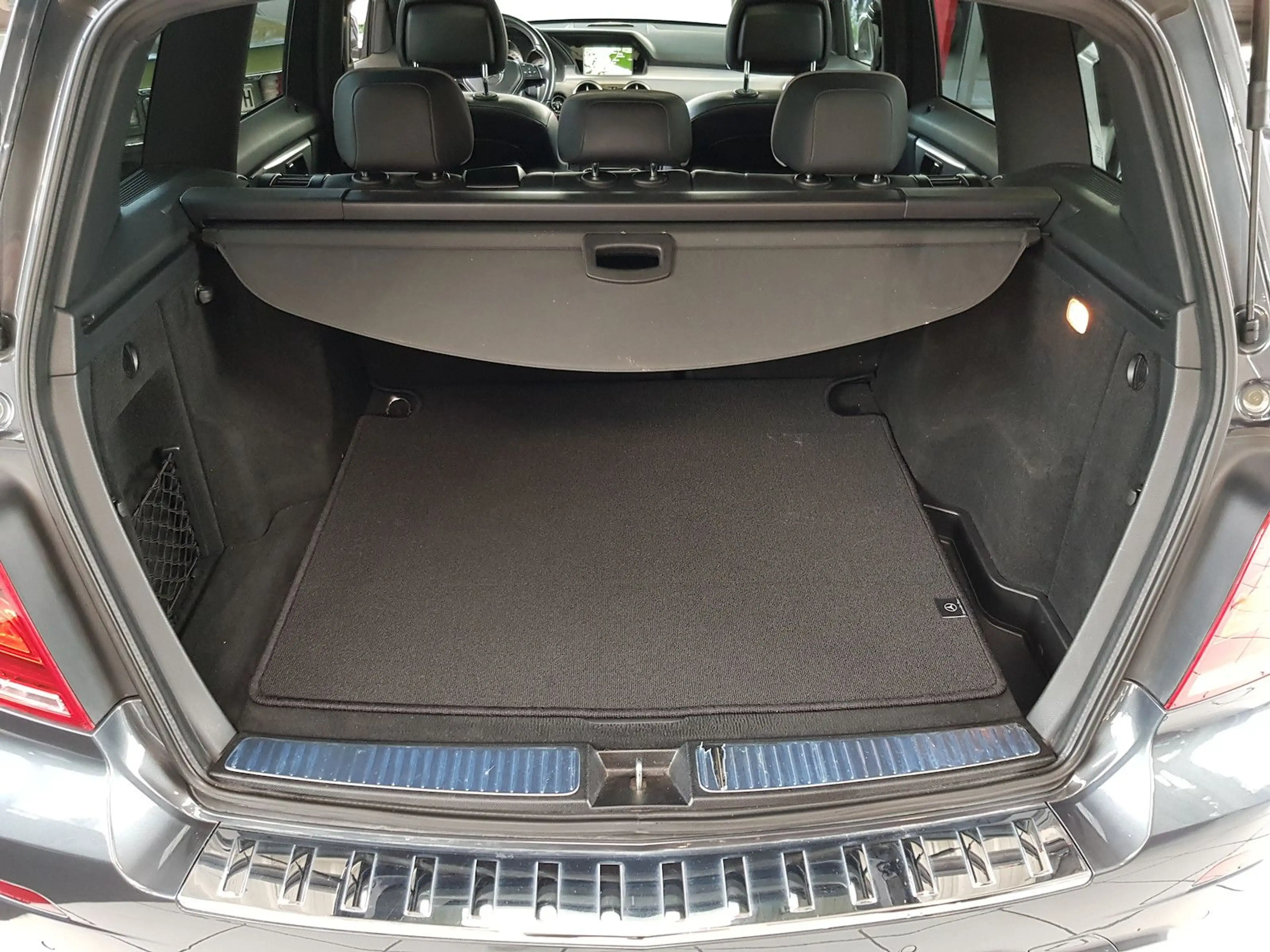 Mercedes-Benz GLK 350 AMG AUT PANO KAMERA DISTRONIC ZSH PTS — photo 14