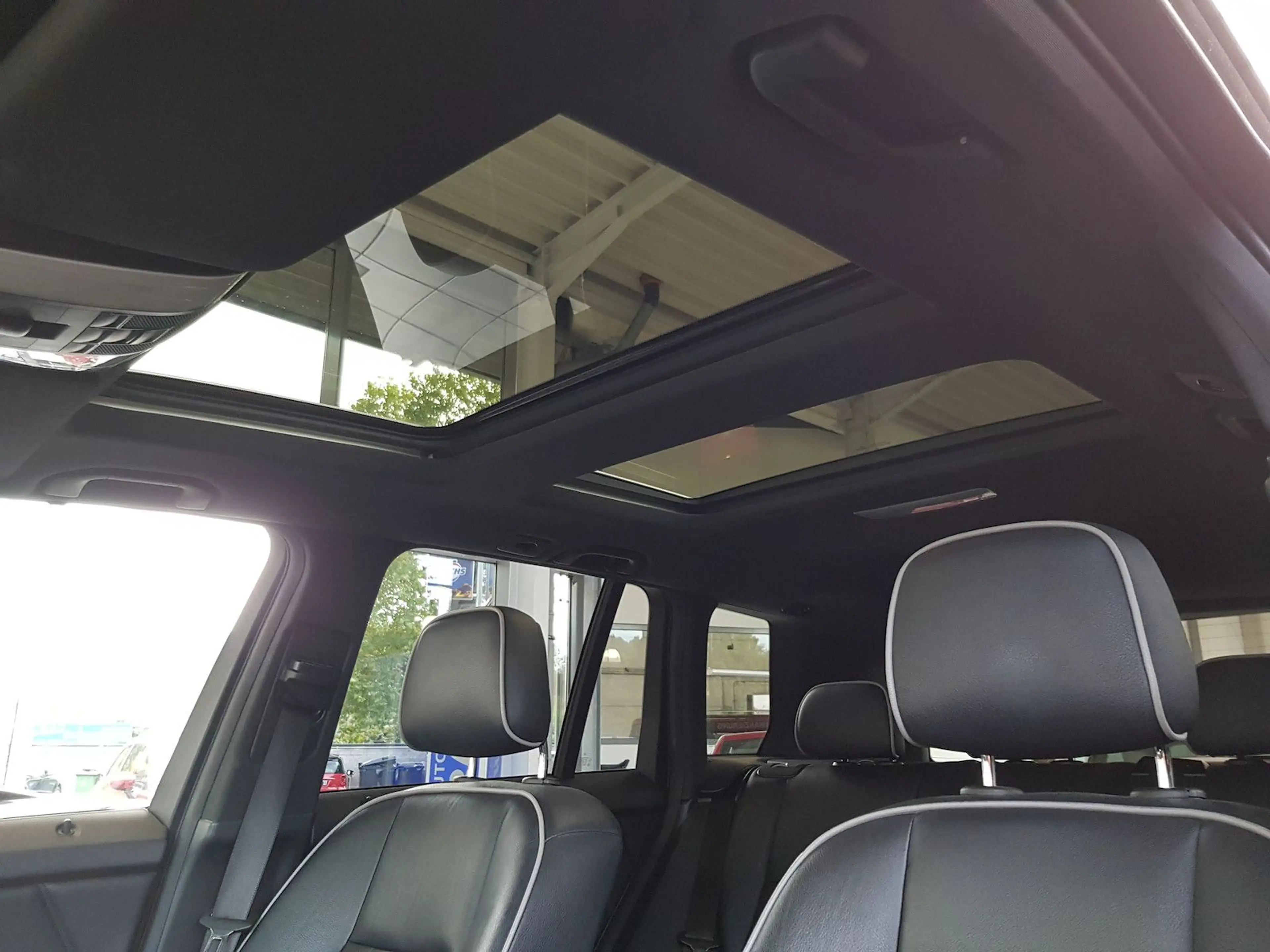 Mercedes-Benz GLK 350 AMG AUT PANO KAMERA DISTRONIC ZSH PTS — photo 12
