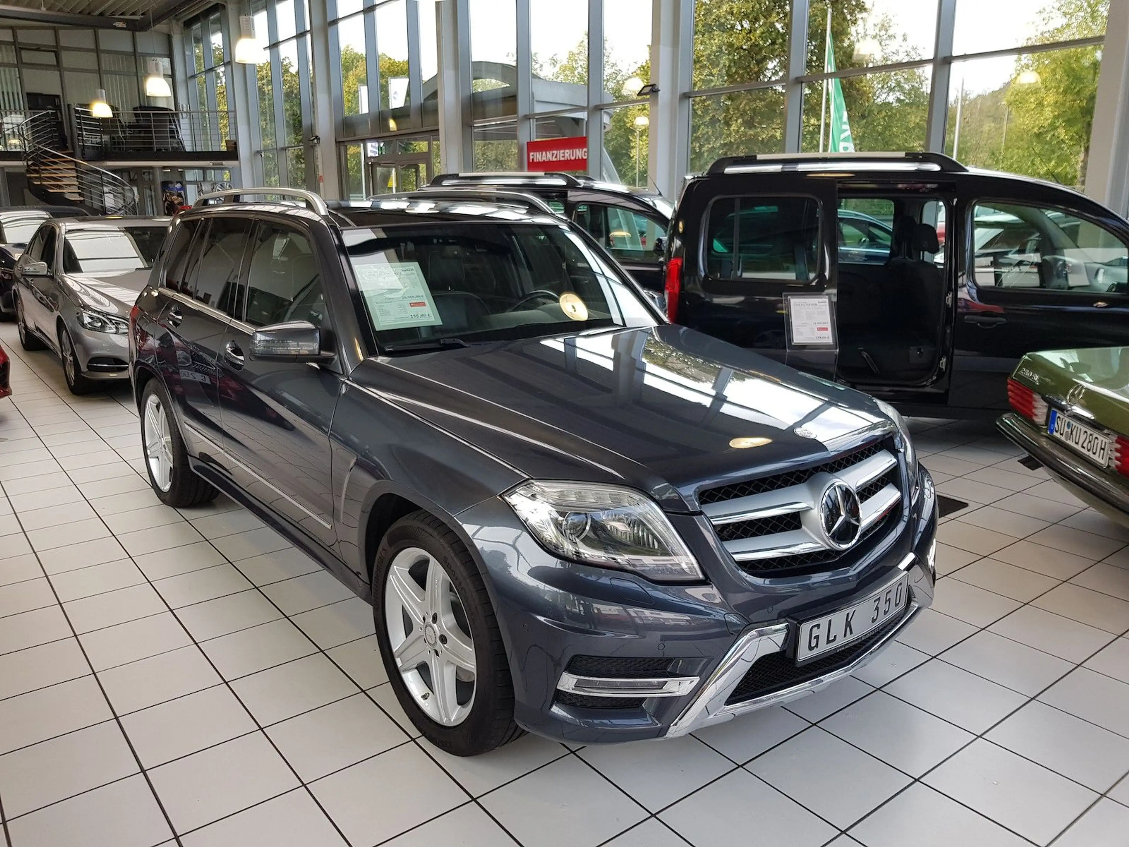 Mercedes-Benz GLK 350 AMG AUT PANO KAMERA DISTRONIC ZSH PTS — photo 2