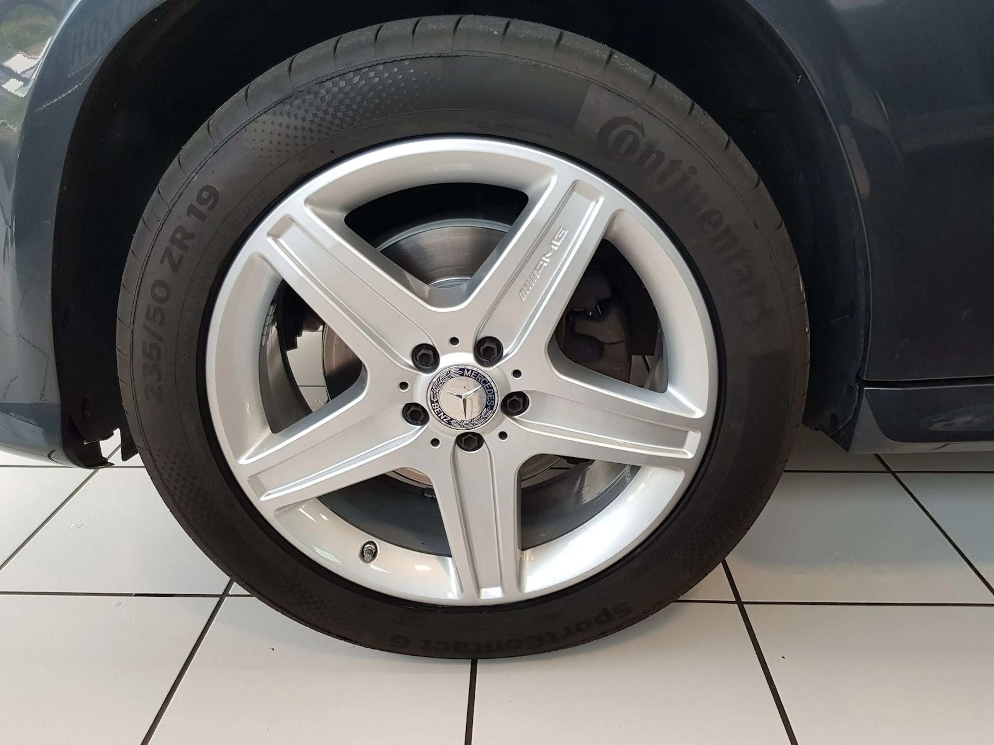 Mercedes-Benz GLK 350 AMG AUT PANO KAMERA DISTRONIC ZSH PTS — photo 5