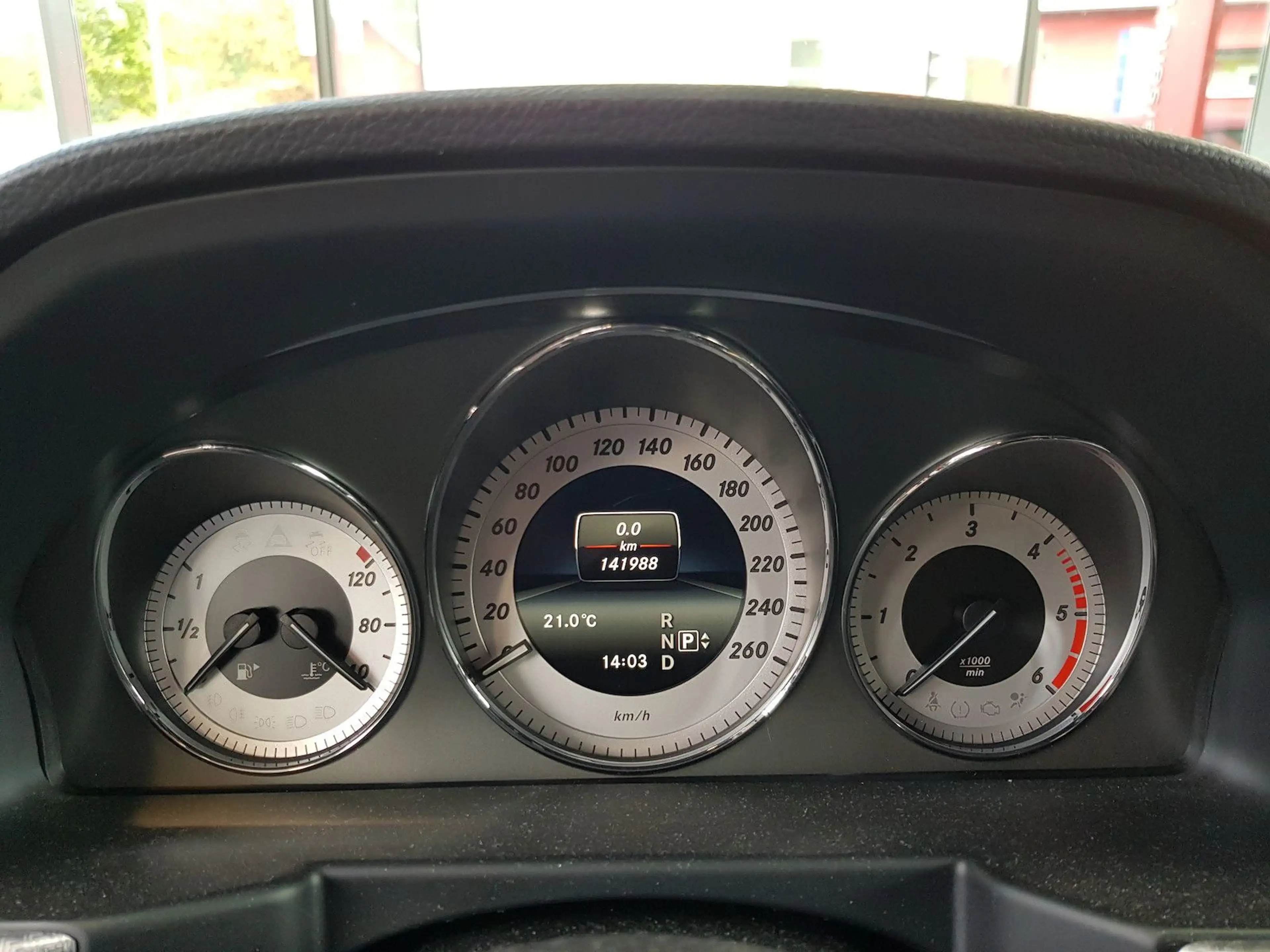 Mercedes-Benz GLK 350 AMG AUT PANO KAMERA DISTRONIC ZSH PTS — photo 8