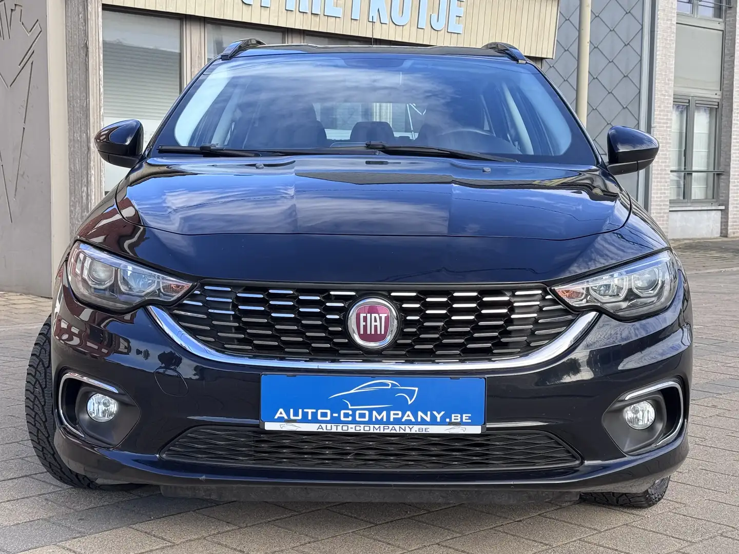 Fiat Tipo Tipo Kombi 1.6 MultiJet Lounge Zwart - 1