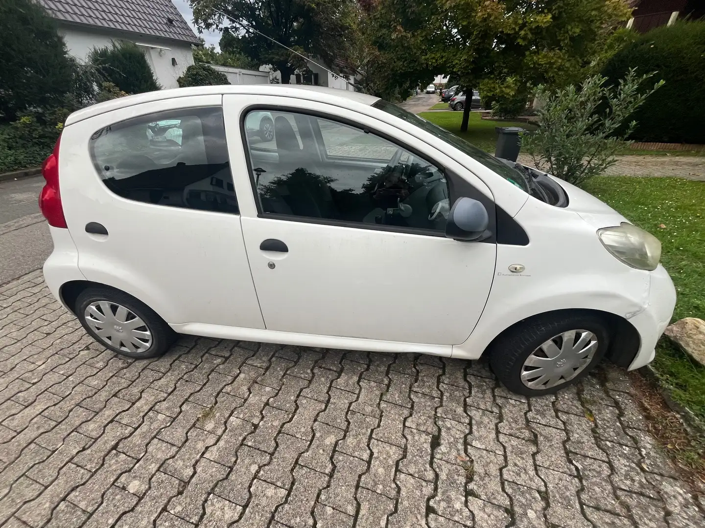 Peugeot 107 107 70 Petit Filou Weiß - 2