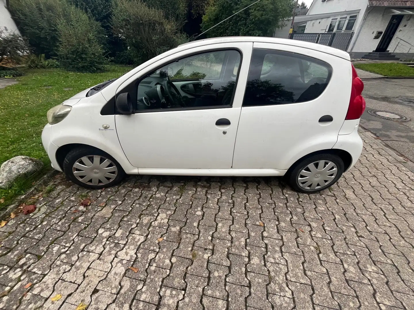 Peugeot 107 107 70 Petit Filou Weiß - 1