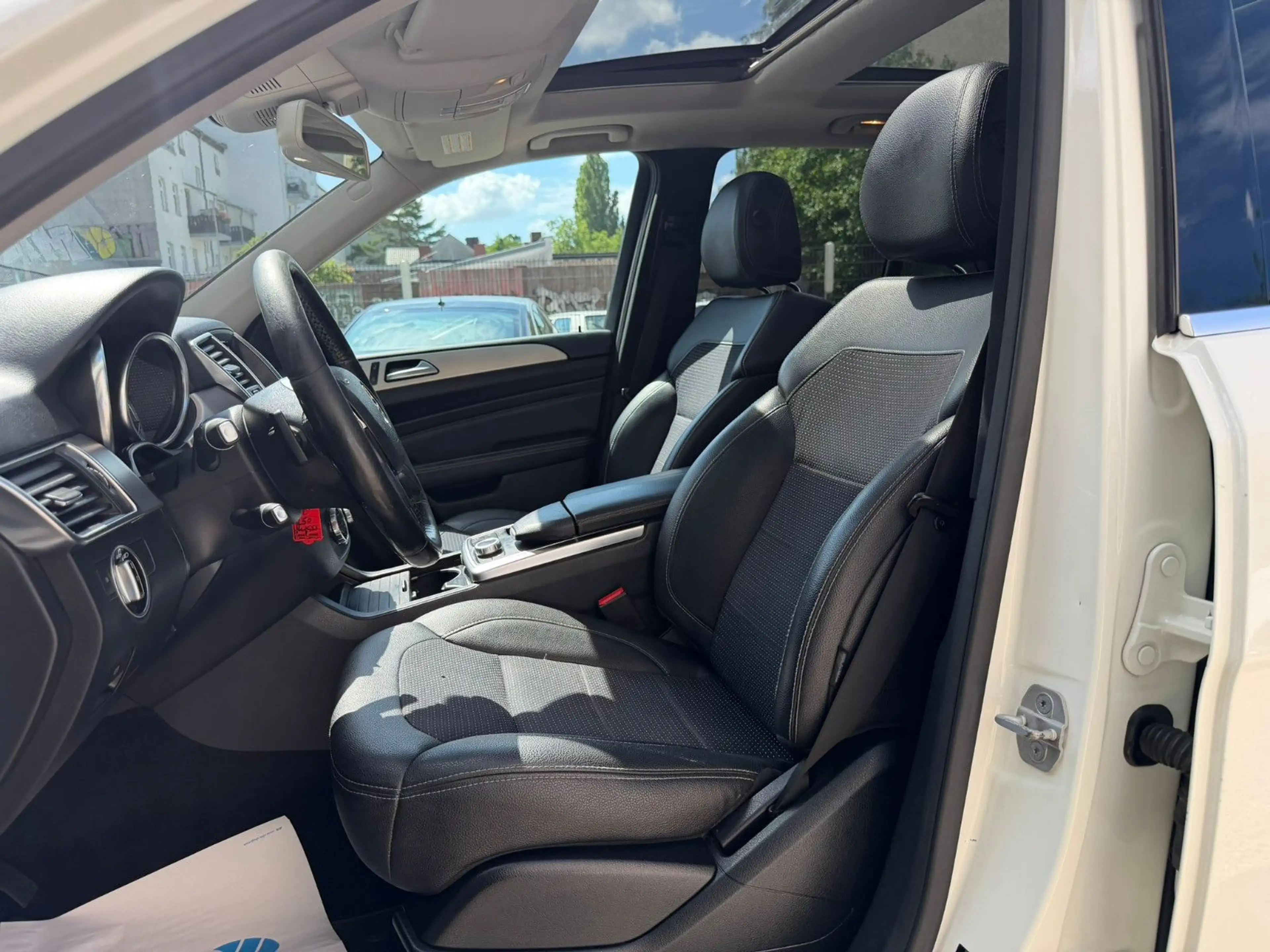 Mercedes-Benz ML 250 BlueTEC 4MATIC*AMG Line*Panorama*Top — photo 14